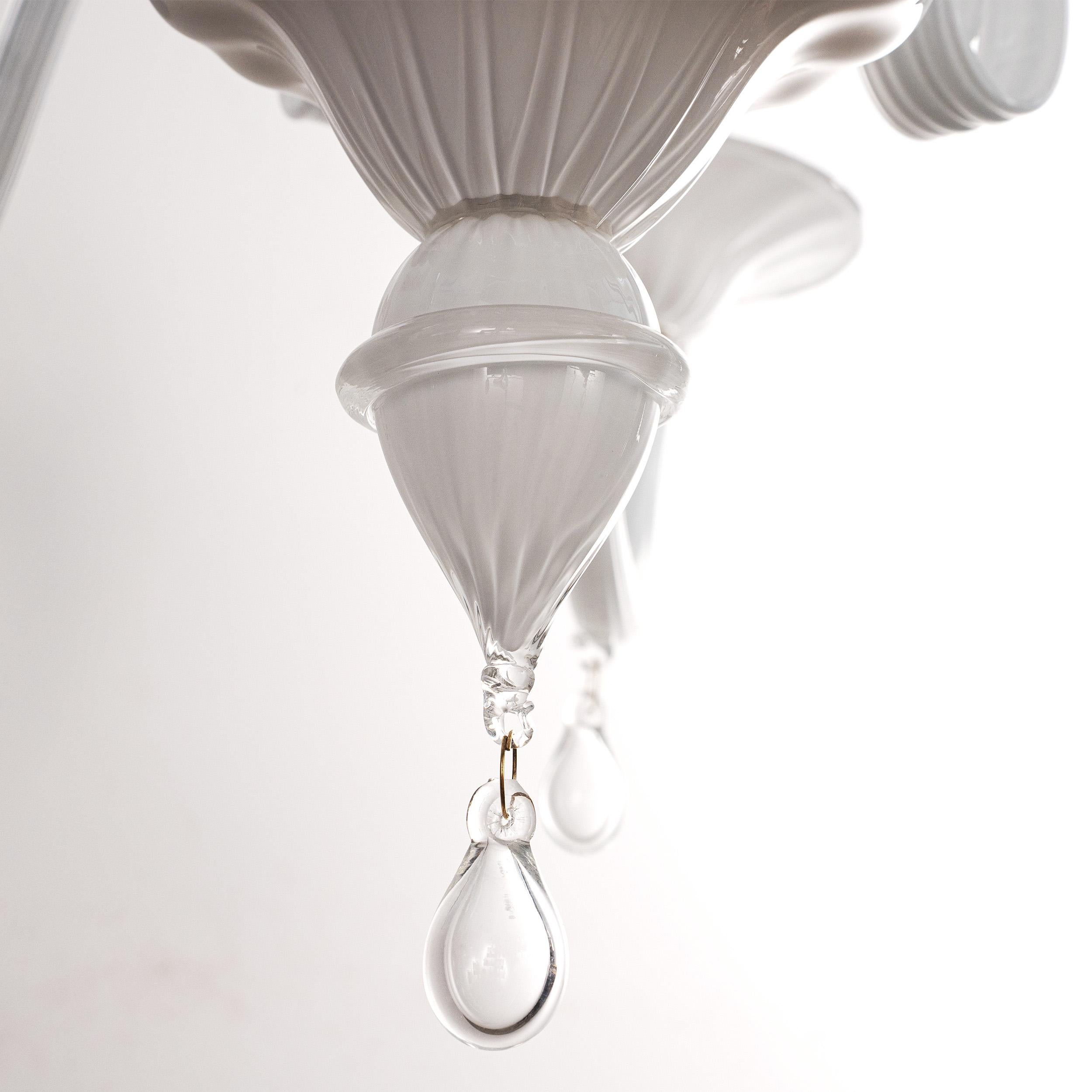 Grande lampadario in vetro bianco di Murano a 6 luci, Vintage Made in Italy, in stock In condizioni ottime in vendita a Venezia, IT