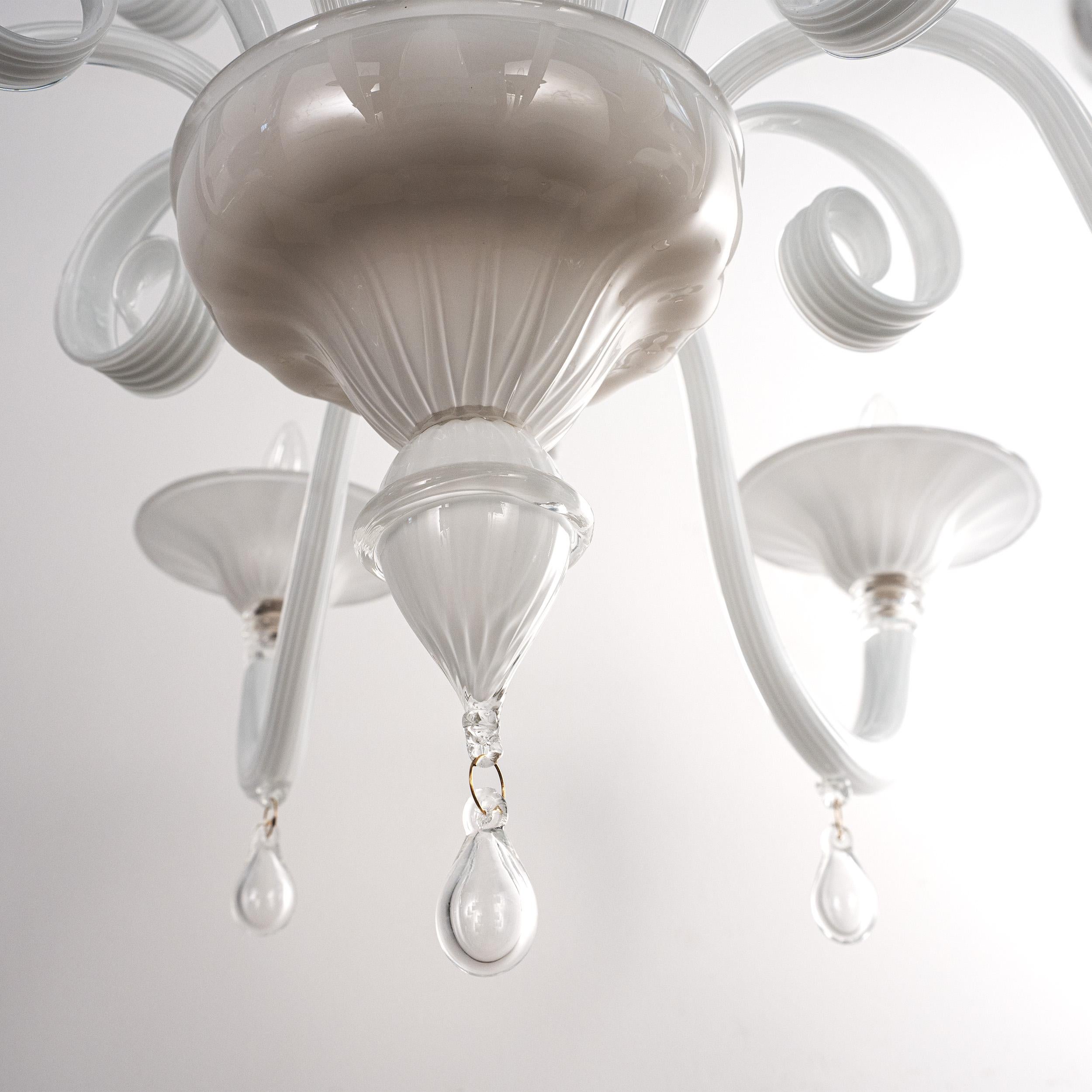 XX secolo Grande lampadario in vetro bianco di Murano a 6 luci, Vintage Made in Italy, in stock in vendita