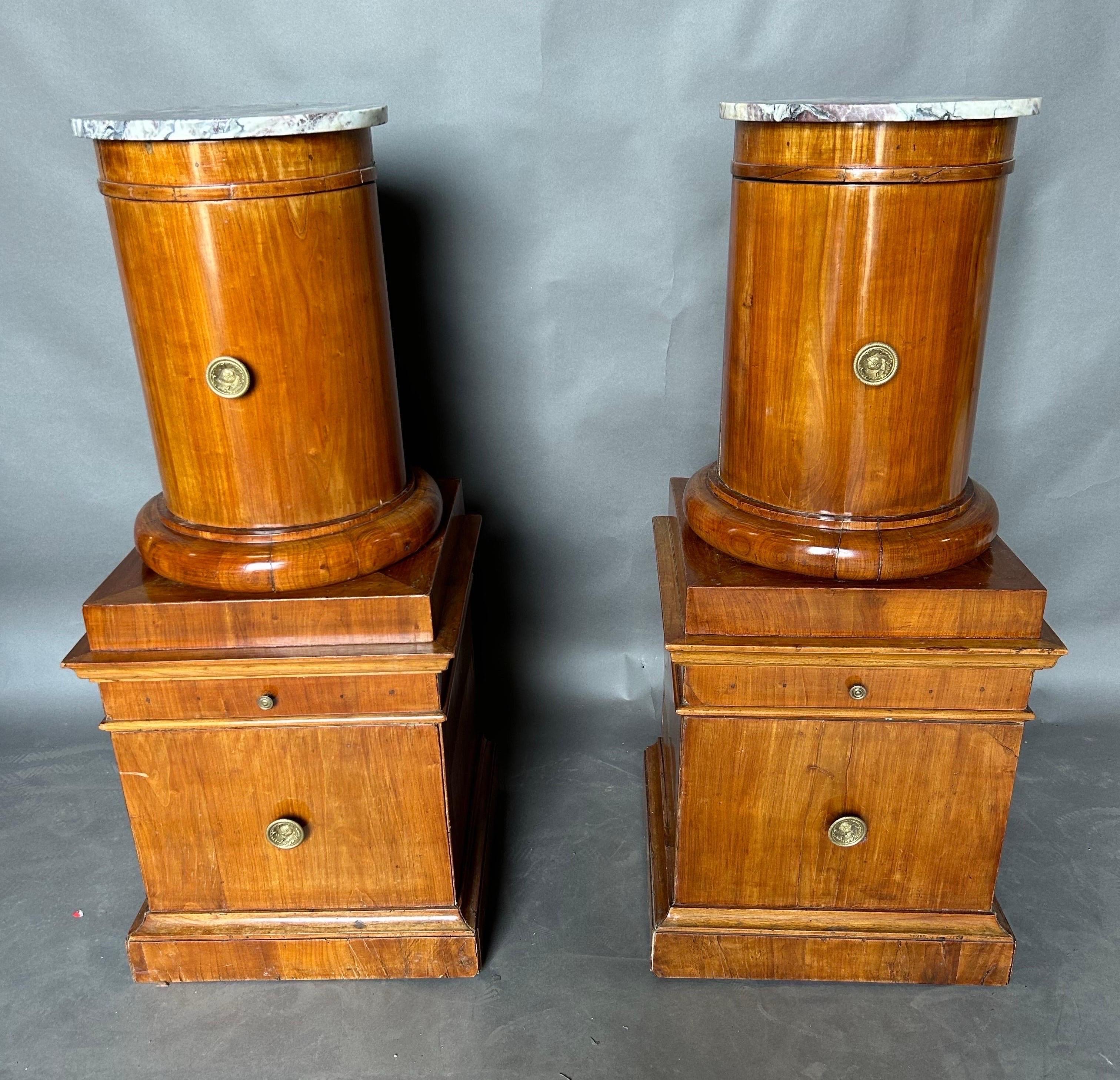 Autrichien Grande paire de somnos Biedermeier du 19ème siècle en vente