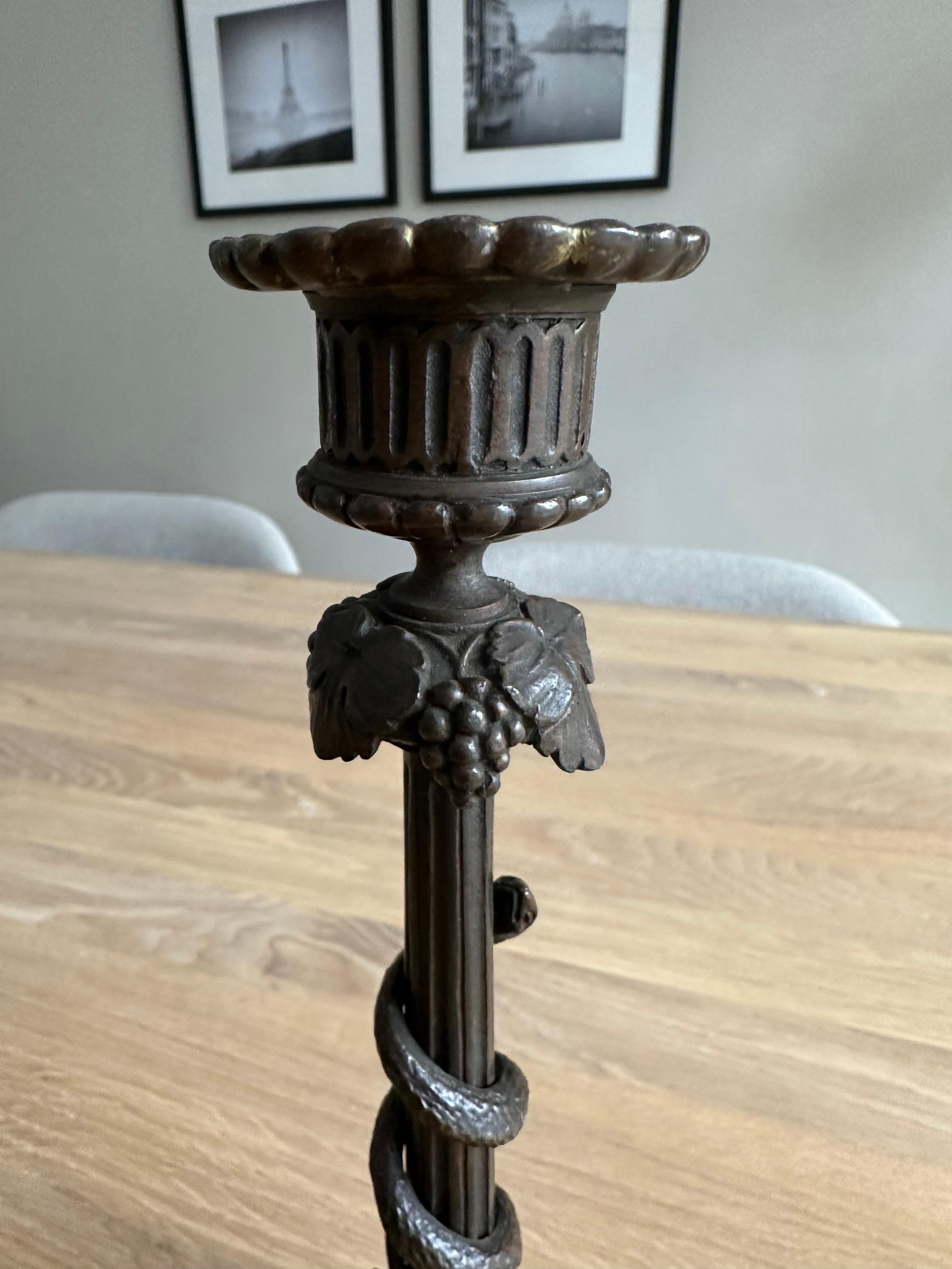 Great Pair of Antique 19th Century Bronze Candlesticks with Phoenix Sculptures In Excellent Condition For Sale In Lisse, NL