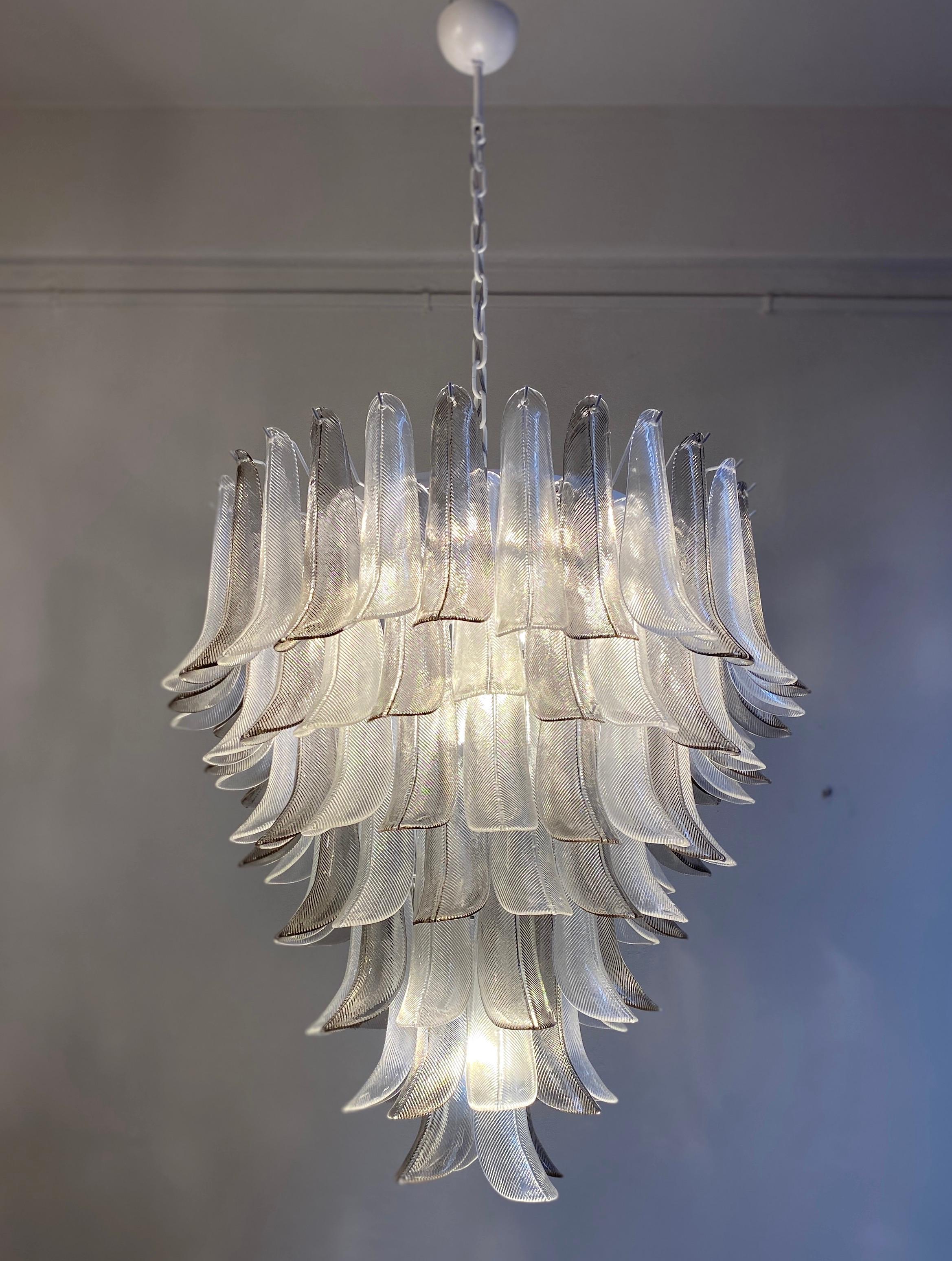 Great Pair of Chandeliers in Precious Murano Glass For Sale 8