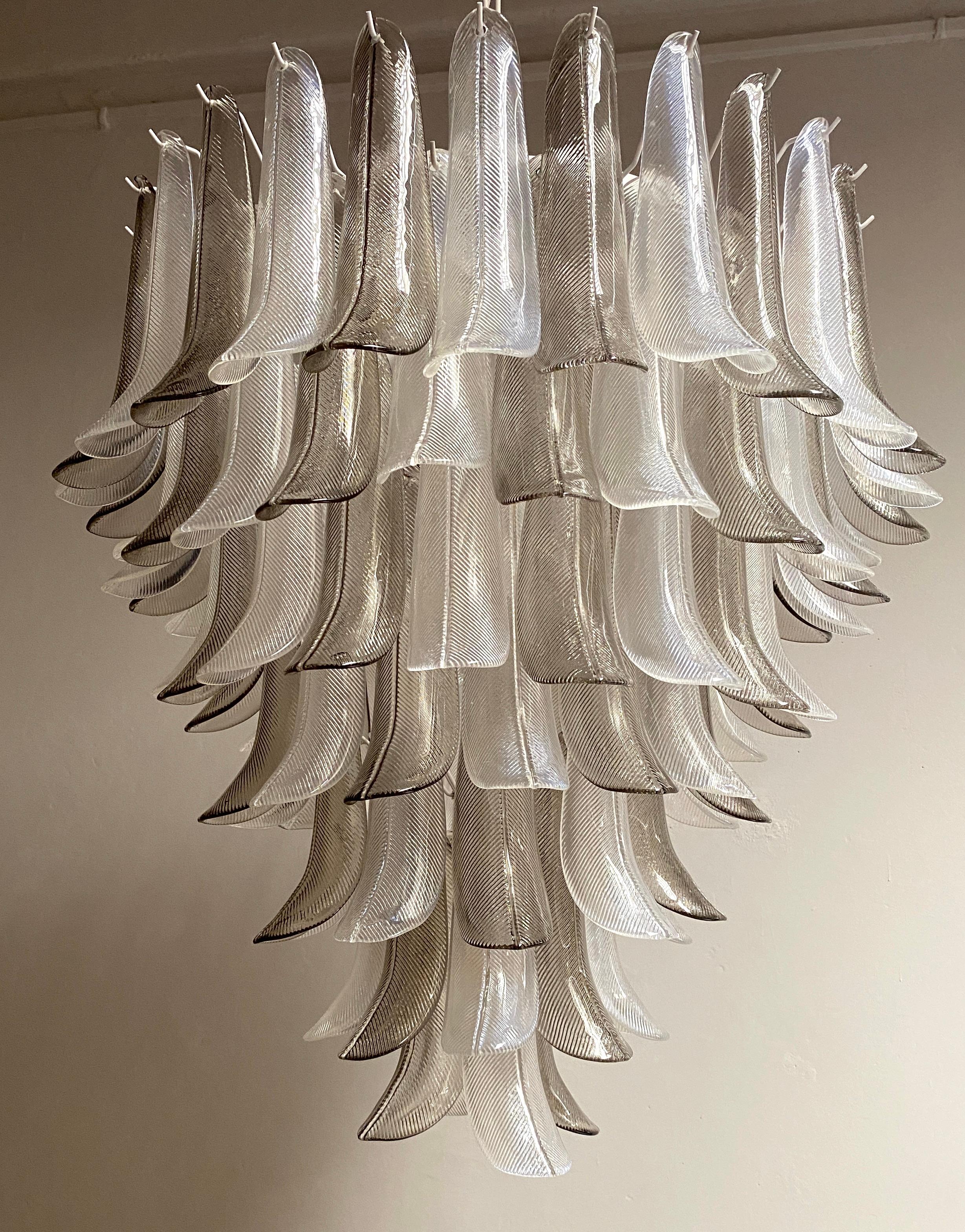 Mid-Century Modern Great Pair of Chandeliers in Precious Murano Glass For Sale