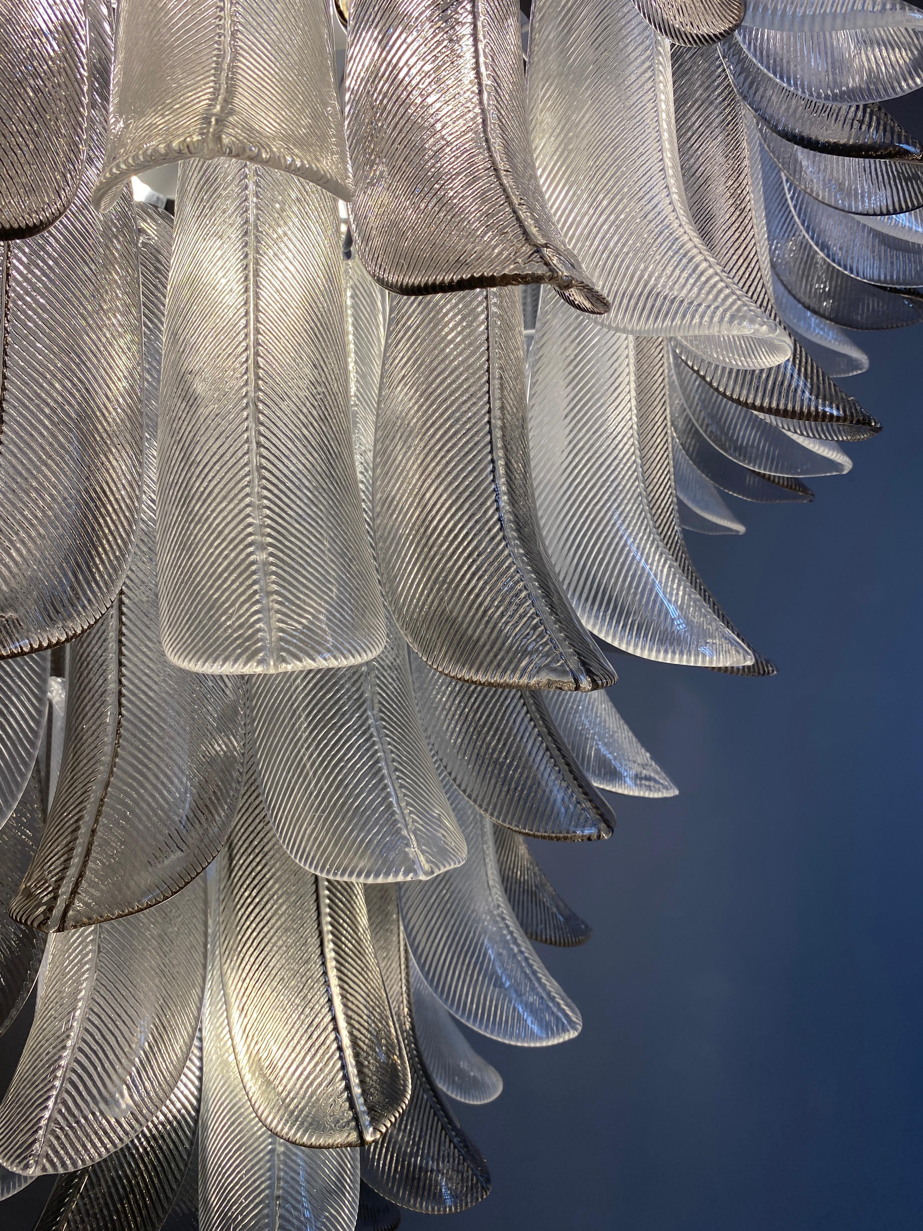 Great Pair of Chandeliers in Precious Murano Glass For Sale 2