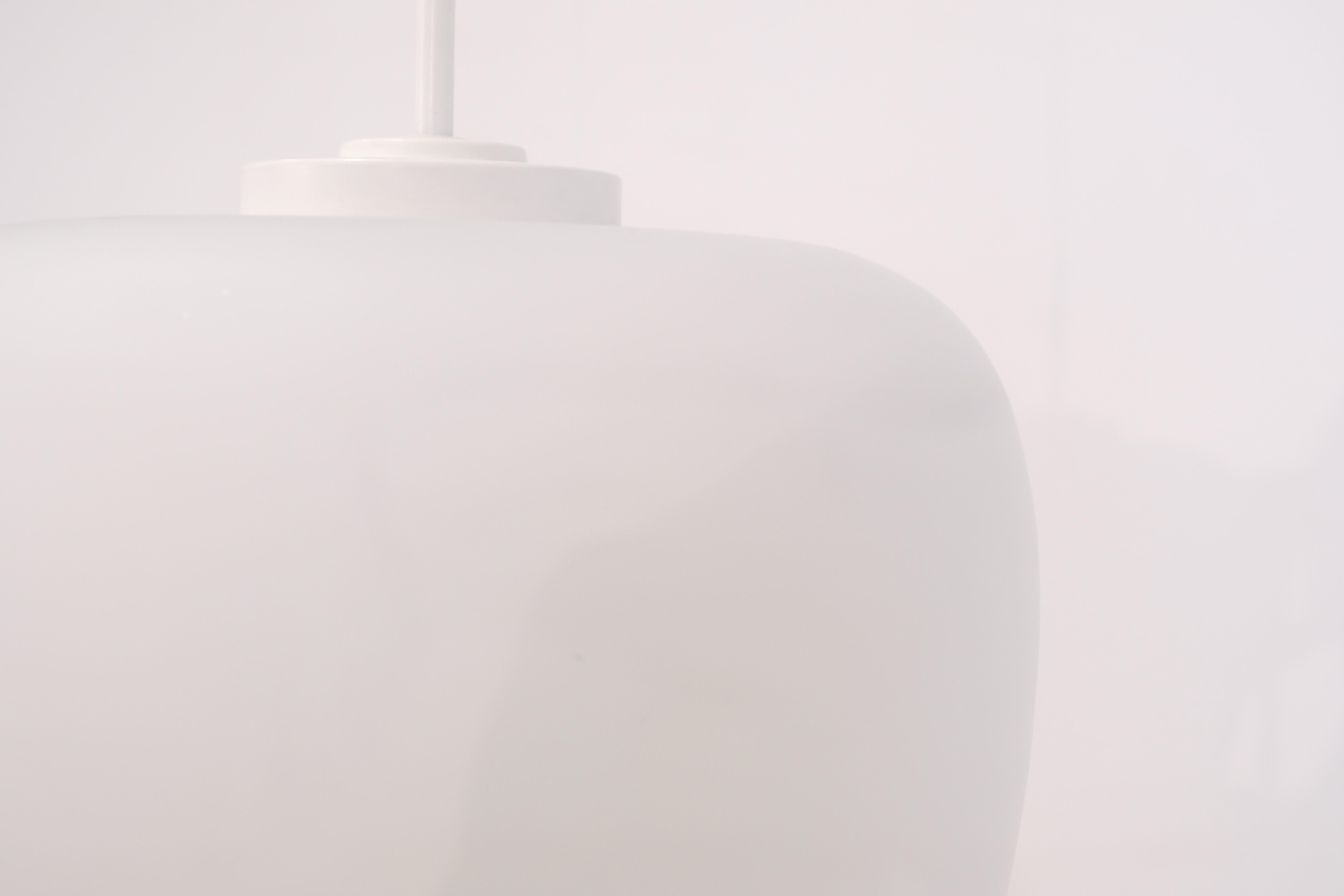 Vetro opalino Grande lampada a sospensione nello stile di 