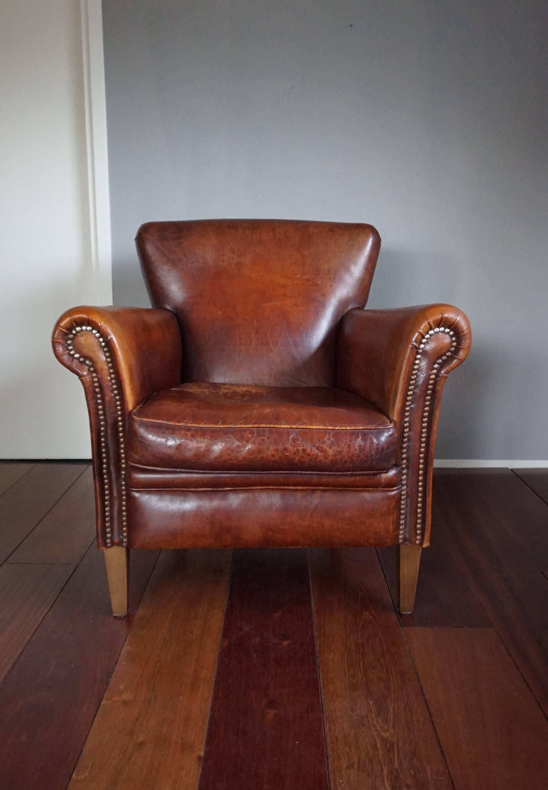 Wonderful design and color leather armchair.

This sheep leather chair is perfect for relaxing, music listening, reading or watching your favourite tv-show. This hand-patinated chair has the most beautiful and warm color and it is exactly for that