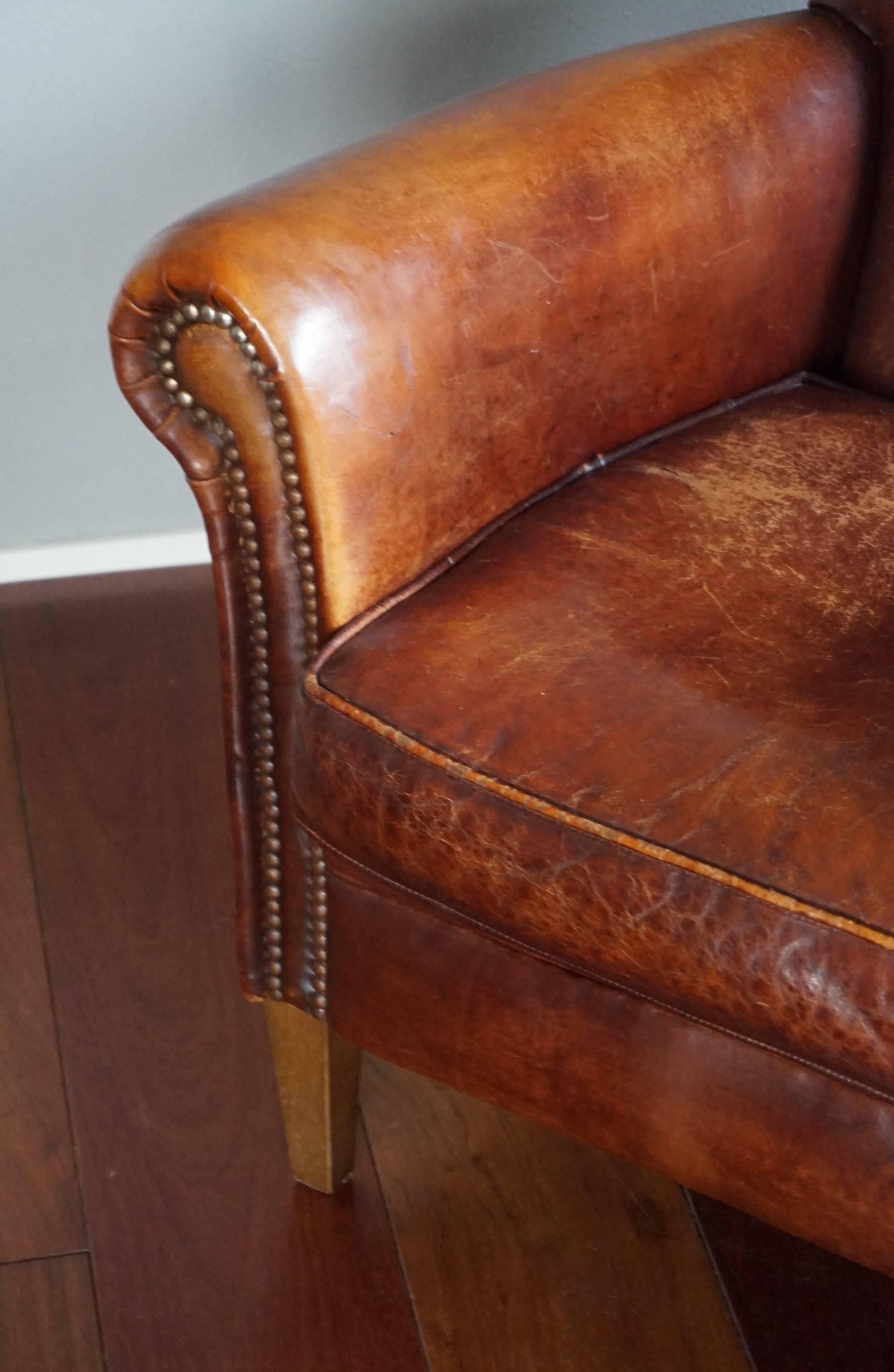 Great Quality and Condition Sheep Leather & Wood Chair Armchair with Warm Patina In Good Condition In Lisse, NL