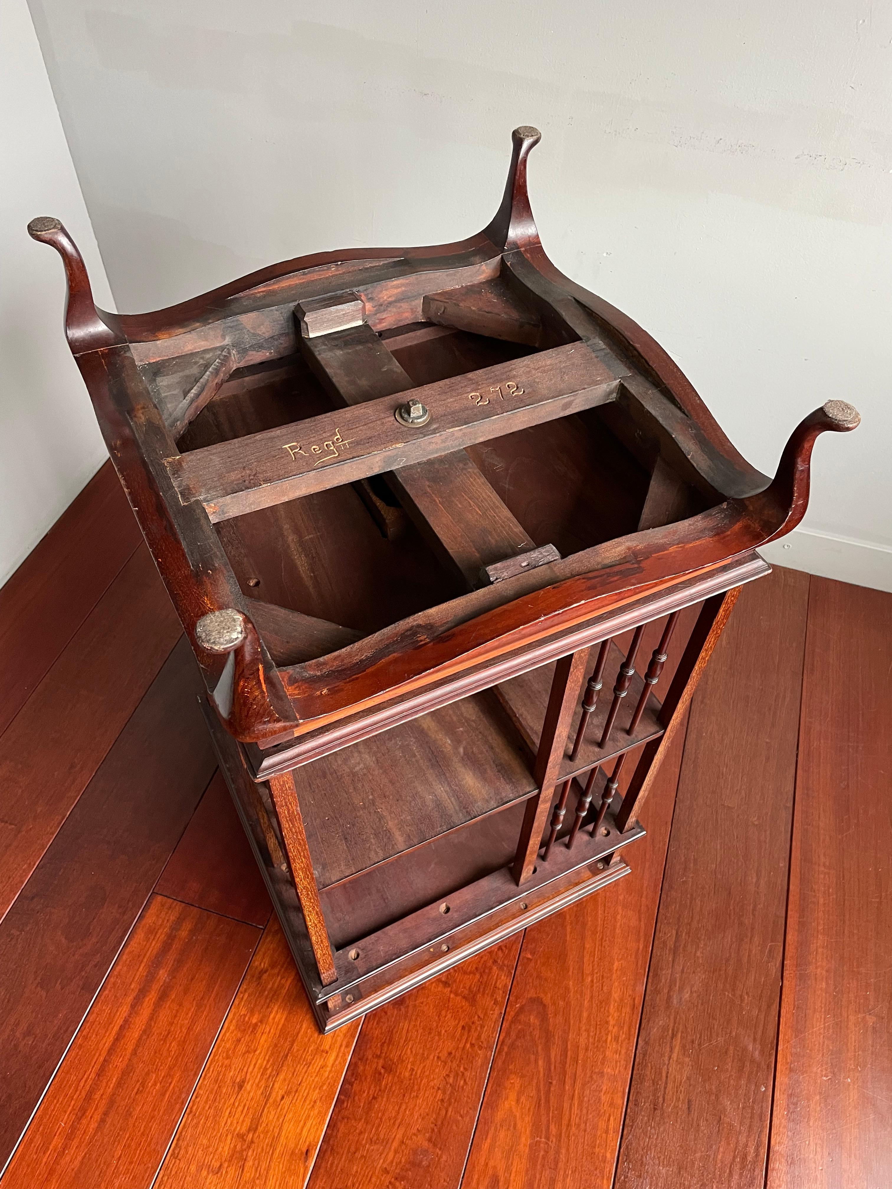 Hochwertiges antikes Bücherregal im Queen Anne-Stil von James Shoolbred mit Drehfunktion im Angebot 8