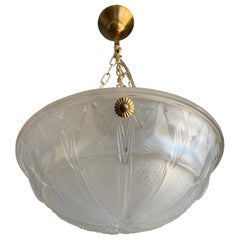 Great Quality Art Deco Glass and Brass Pendant Light by Muller Frères Luneville