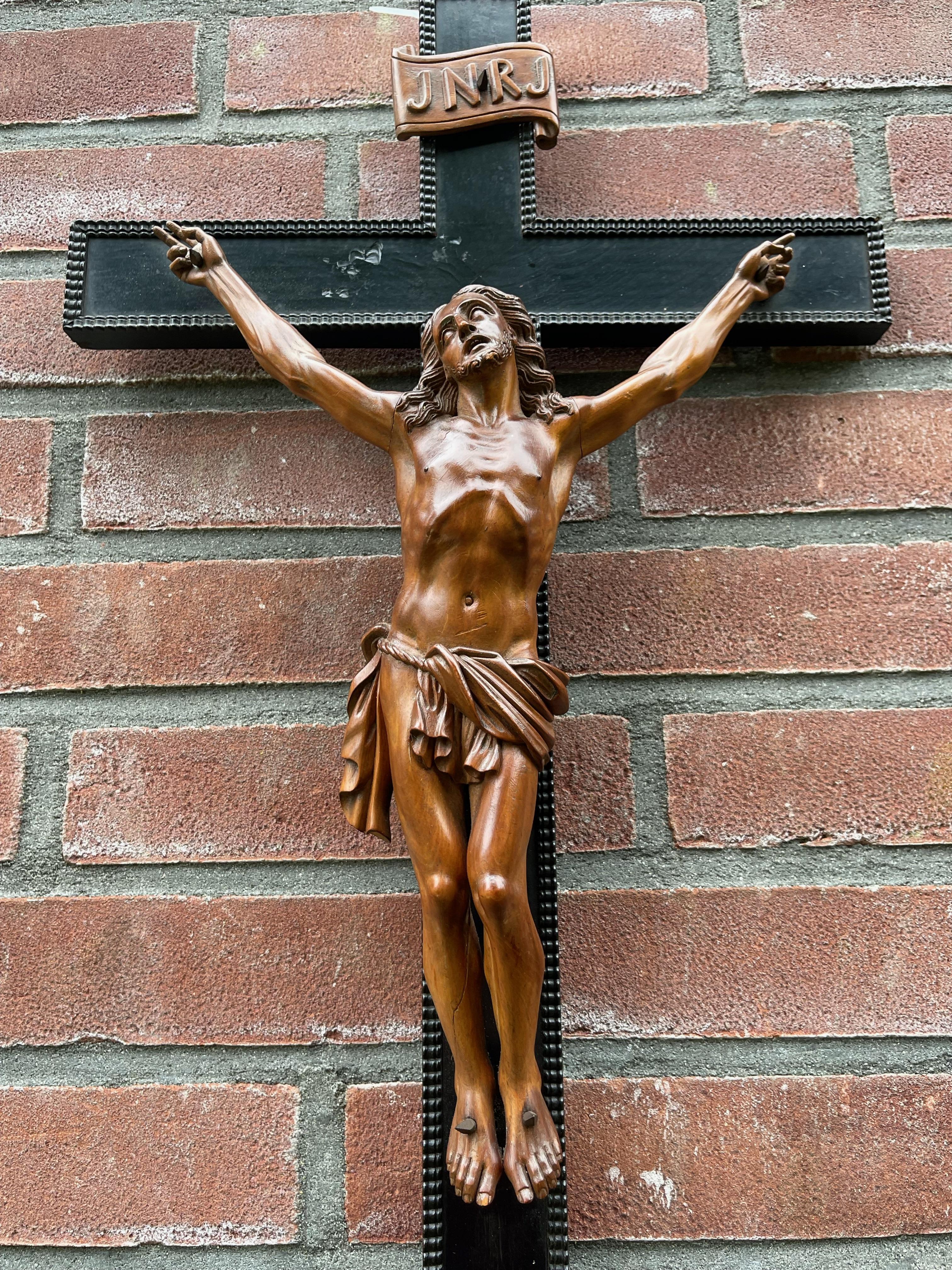 Hand-Carved Great Quality Carved & Superb Condition Wooden Corpus Christi on Crucifix, 1800s