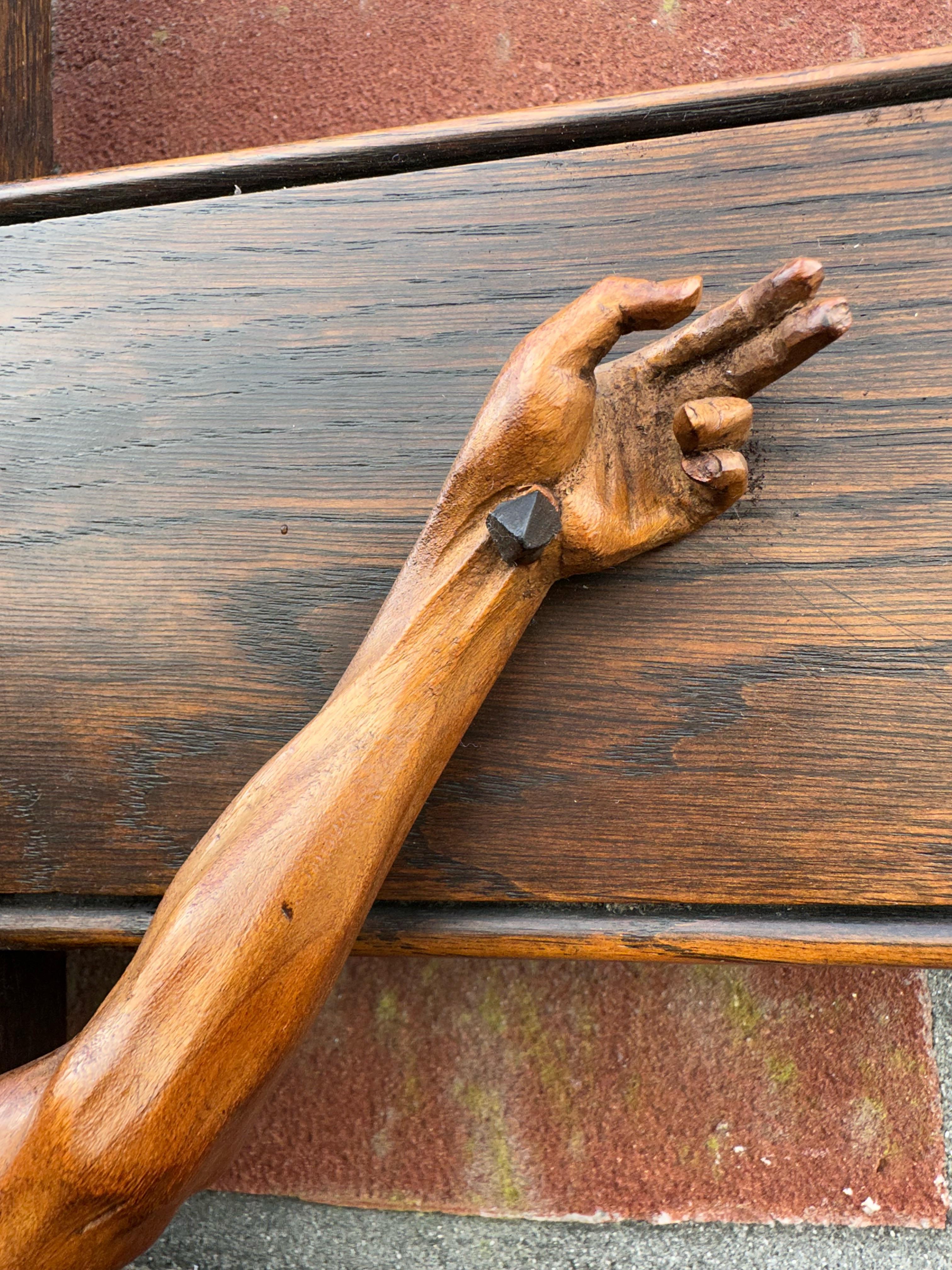 Great Quality Carved & Superb Condition Wooden Corpus Christi on Crucifix, 1800s For Sale 3