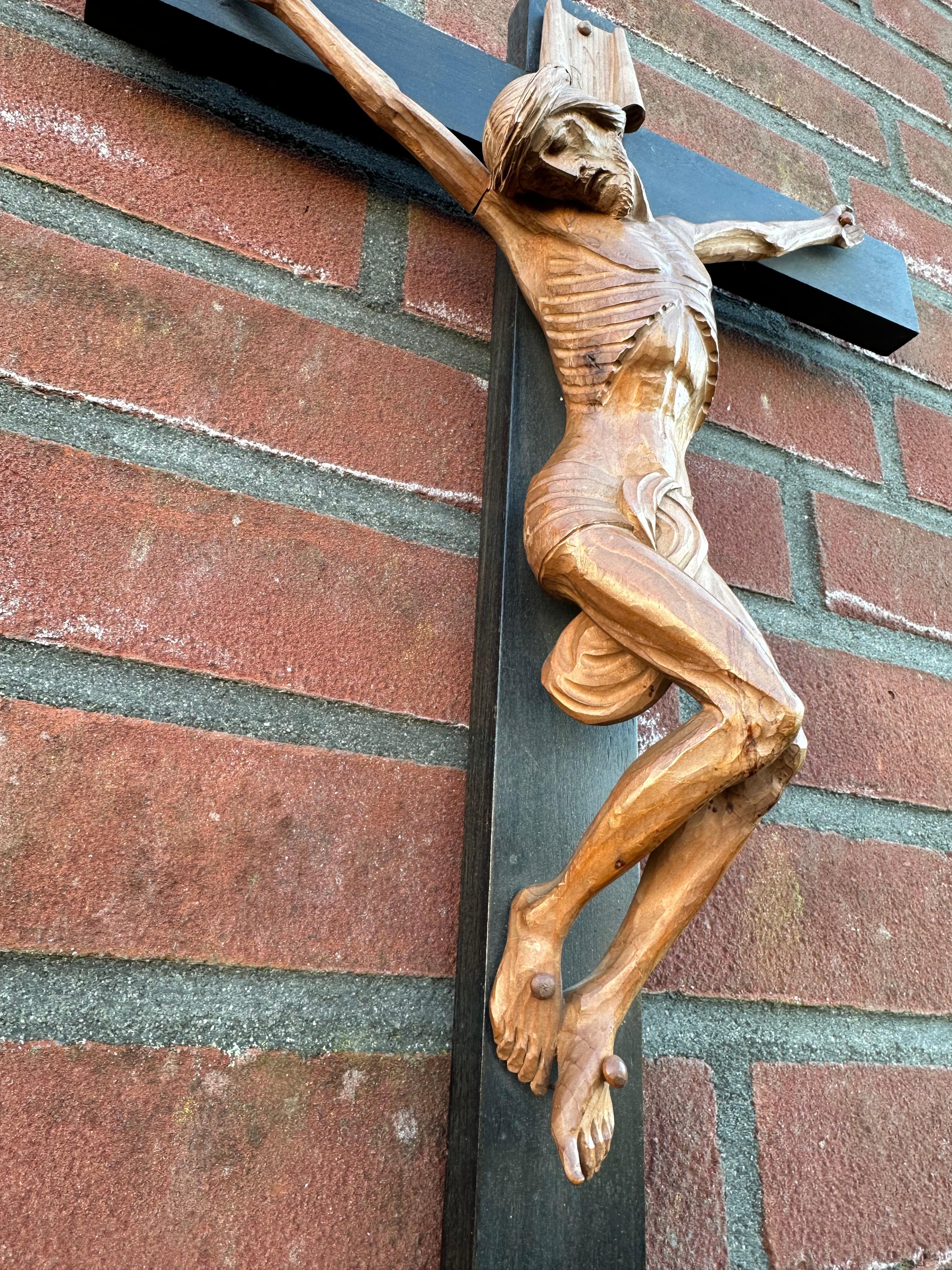 Geschnitzter und hervorragender Zustand Holz Corpus Christi auf Kruzifix in hoher Qualität, 1900er Jahre im Angebot 2
