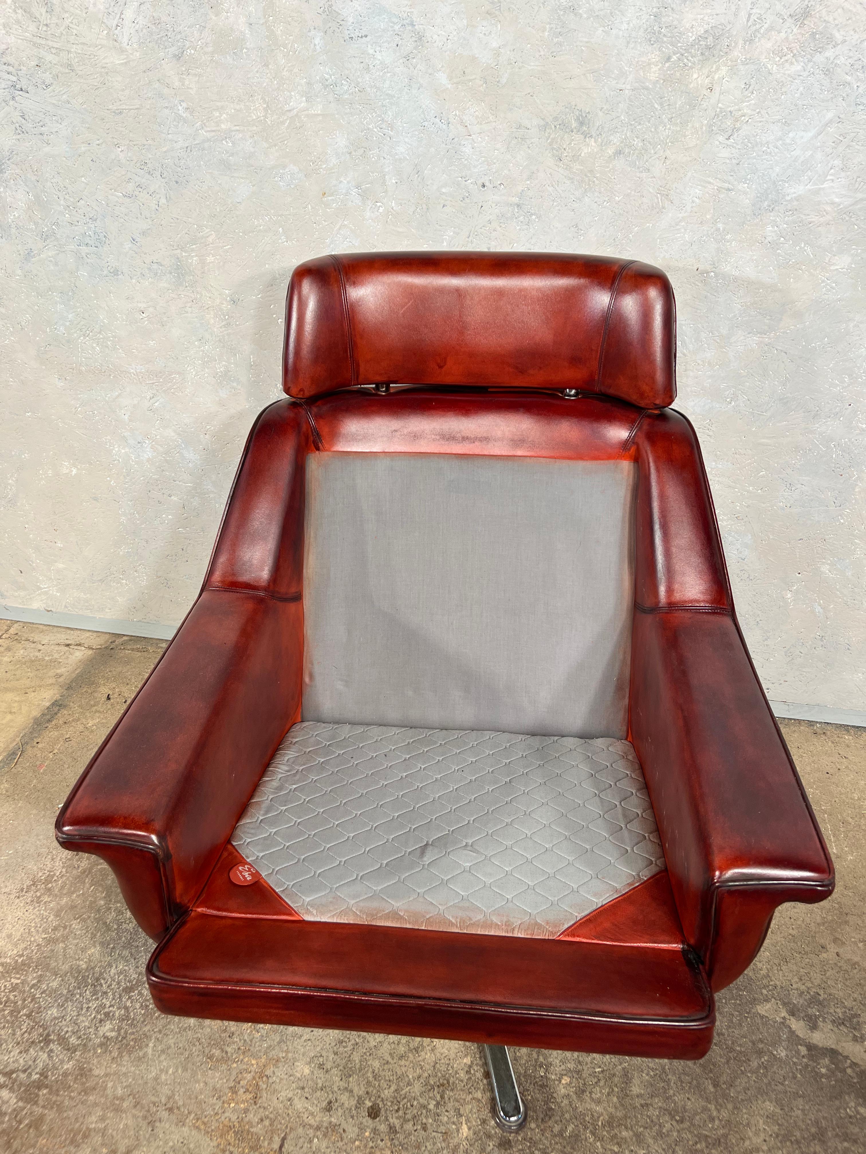 Great Quality Esa Vintage Danish 1970 Swivel ArmChair Patinated Deep Red #595 For Sale 7