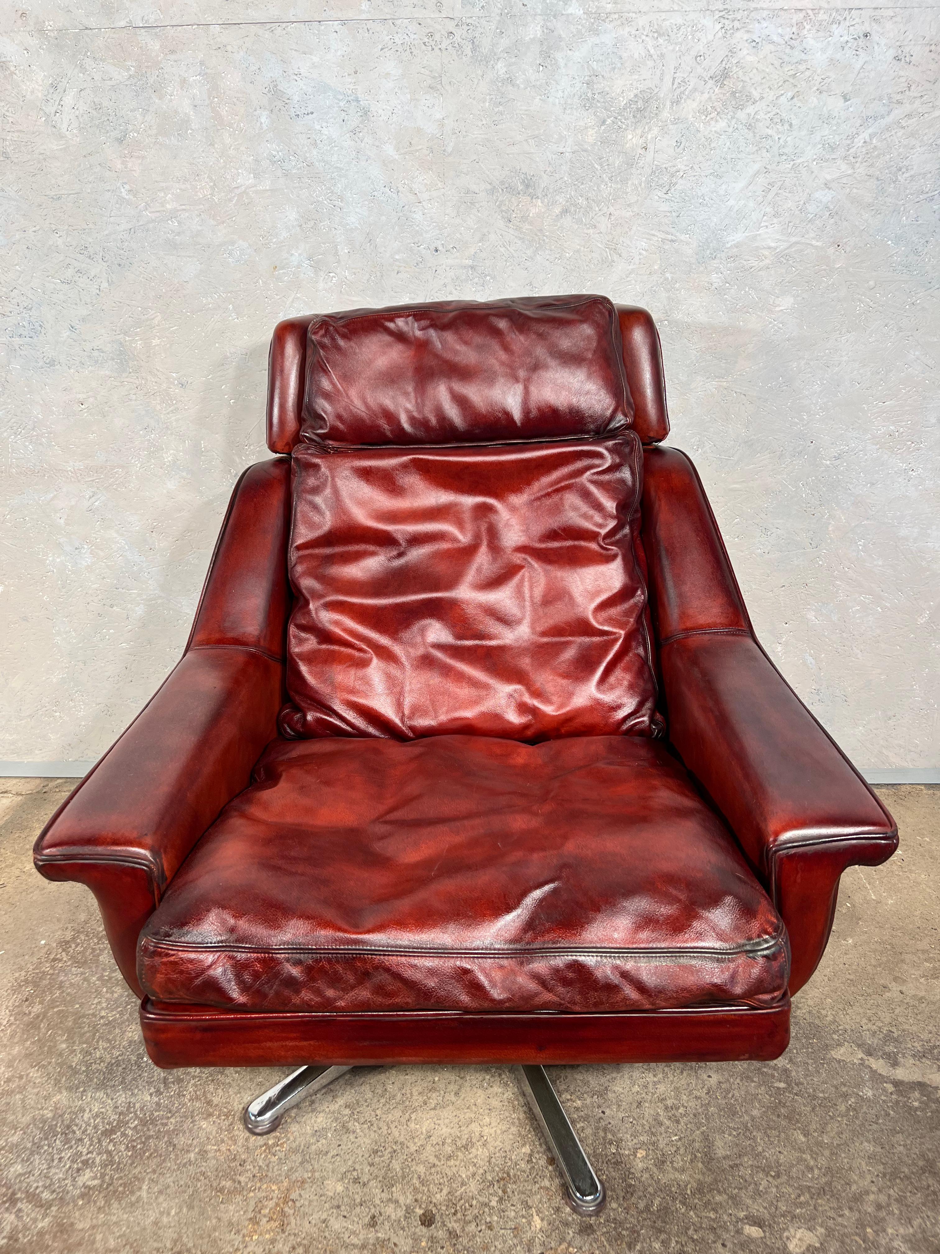 Superb Vintage 1970 ESA Danish Leather Swivel chair Model 802

Great design, lines and shape, very comfortable to sit in, beautiful patinated deep chestnut hand dyed colour and finish. Resting on splayed chrome swivel base.

Viewings welcome at