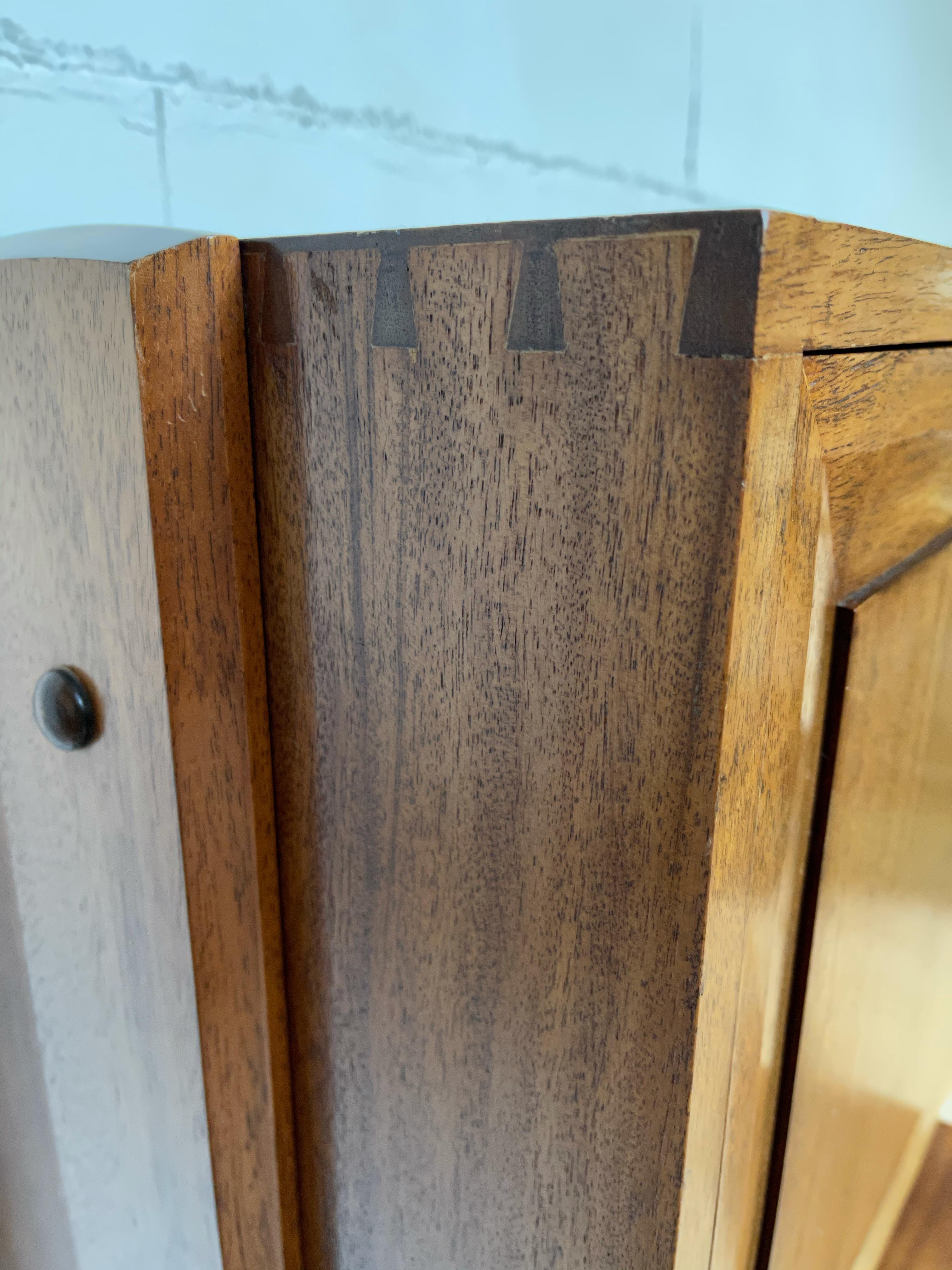 Mobile per bevande o Dry Bar in legno massiccio di Teak, anni '60, di grande qualità, stile Midcentury Modern in vendita 7