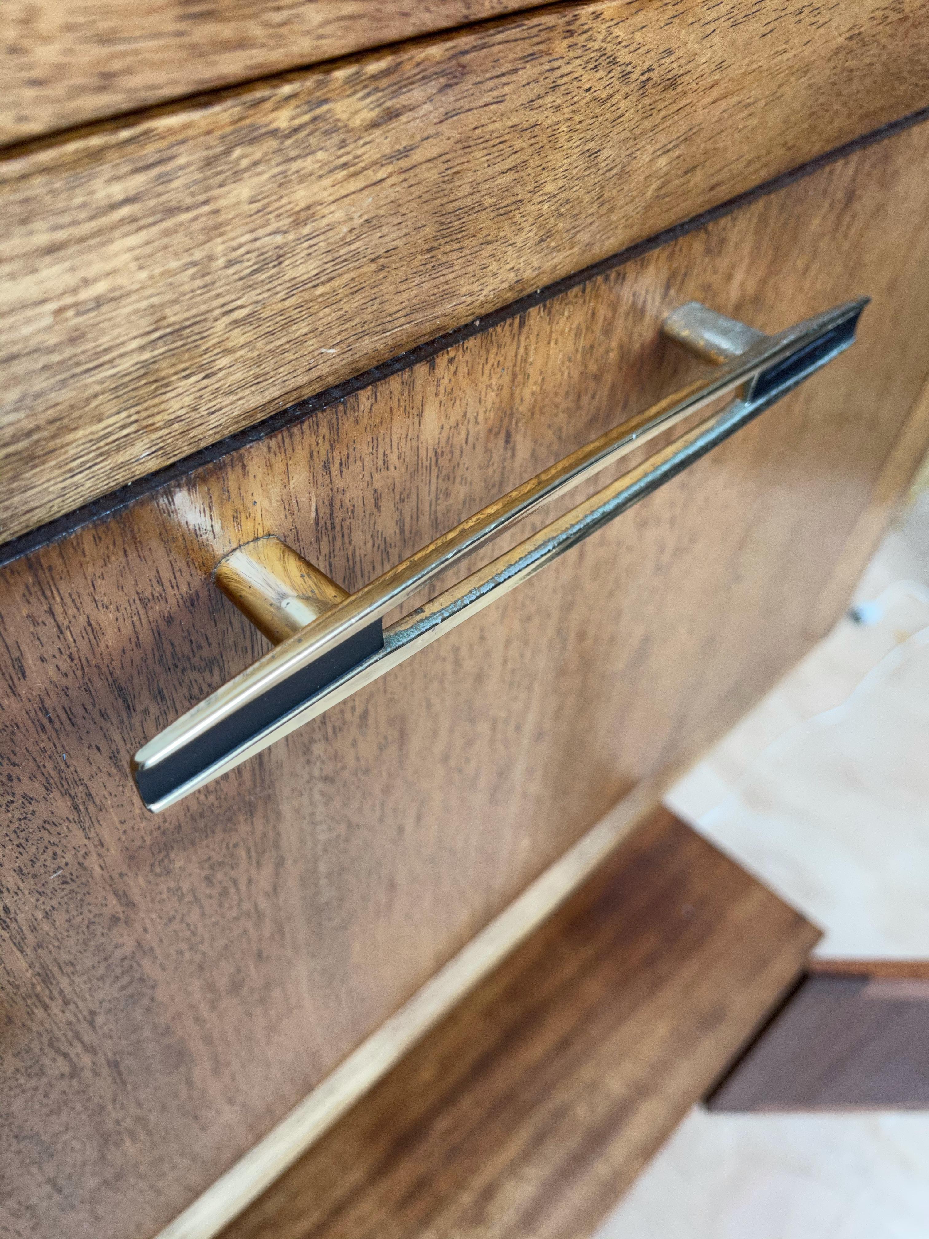 Mobile per bevande o Dry Bar in legno massiccio di Teak, anni '60, di grande qualità, stile Midcentury Modern in vendita 9
