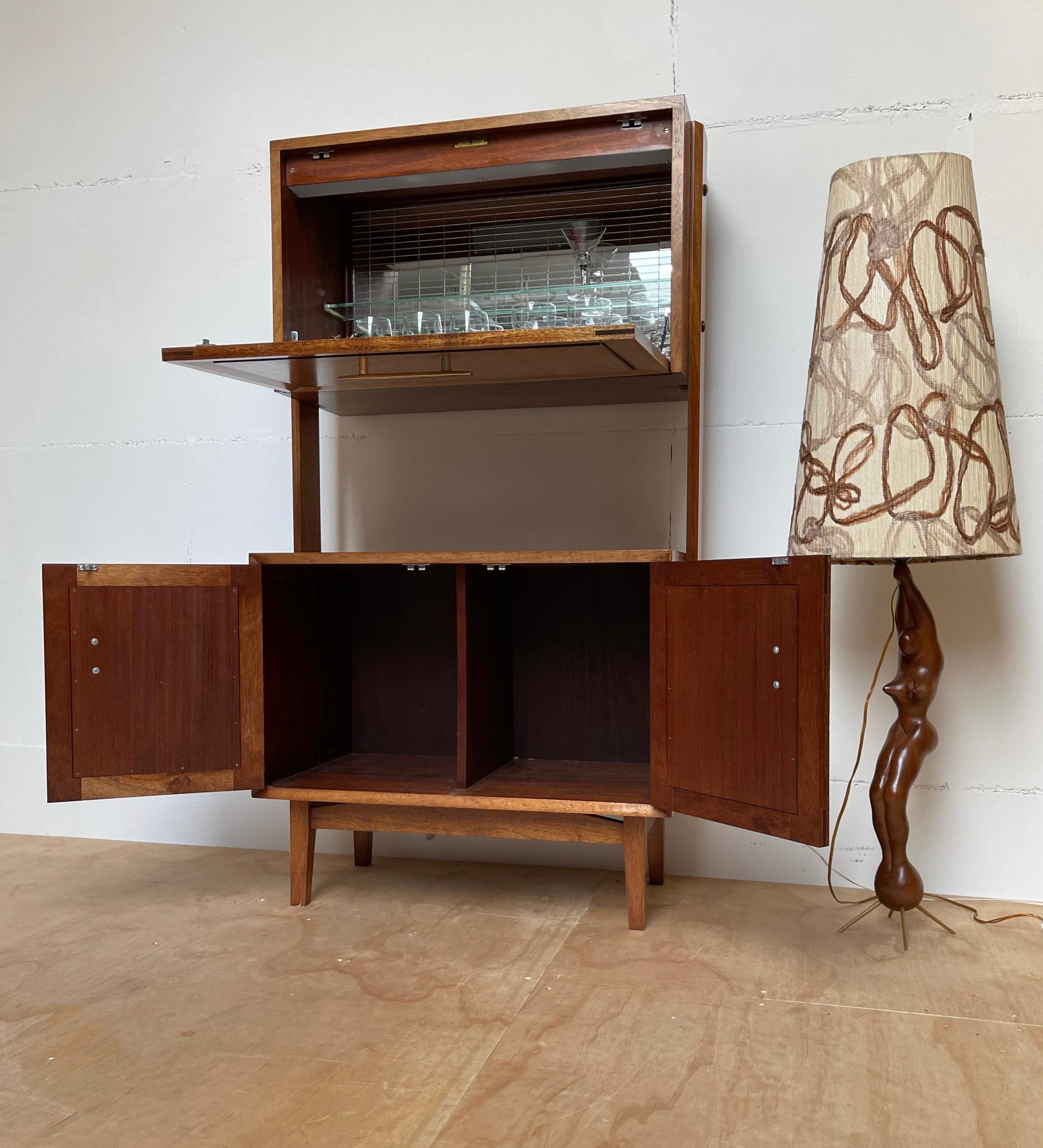 Mobile per bevande o Dry Bar in legno massiccio di Teak, anni '60, di grande qualità, stile Midcentury Modern in vendita 12