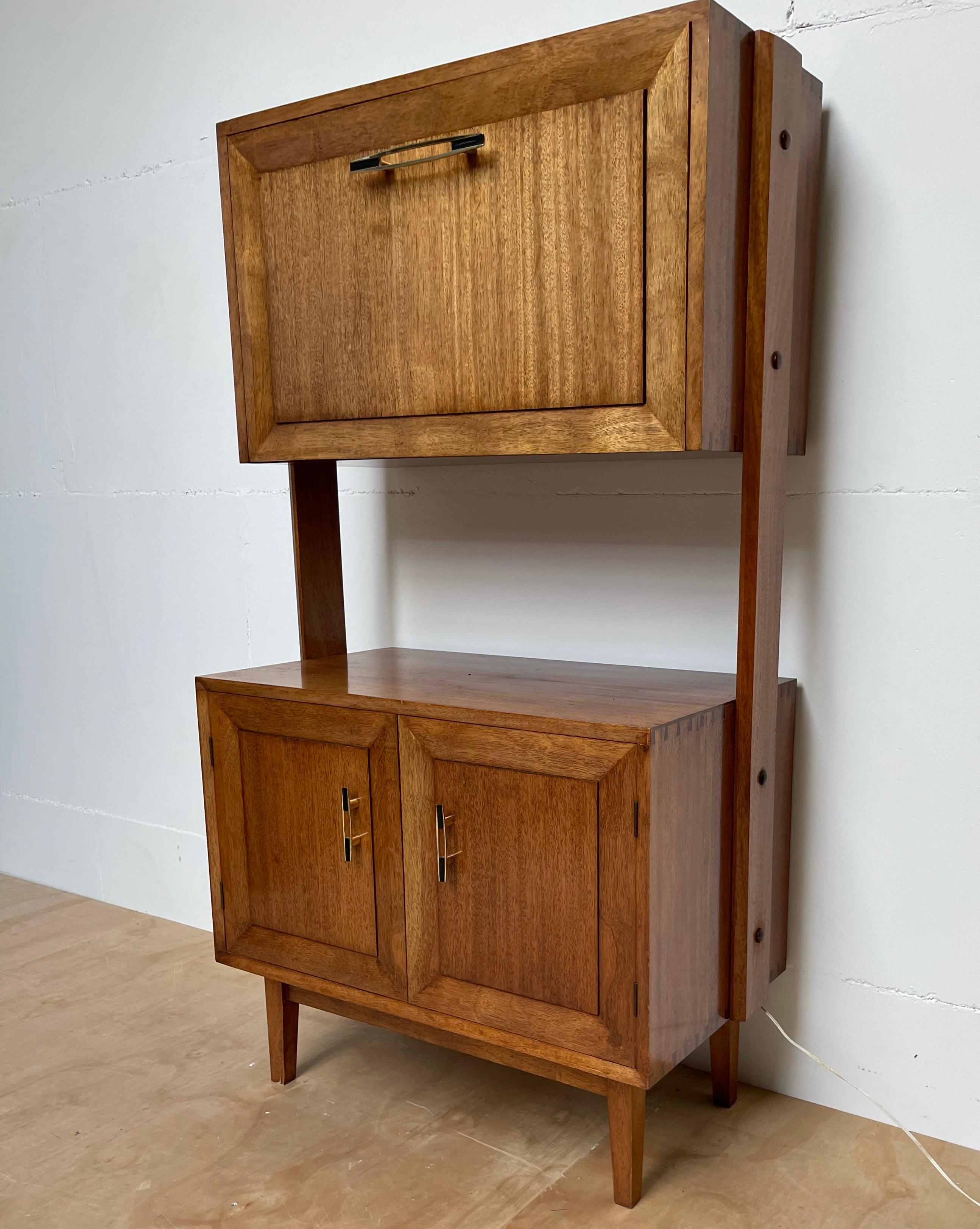 Great Quality Midcentury Modern Solid Teak Wood Drinks Cabinet or Dry Bar, 1960s In Good Condition For Sale In Lisse, NL