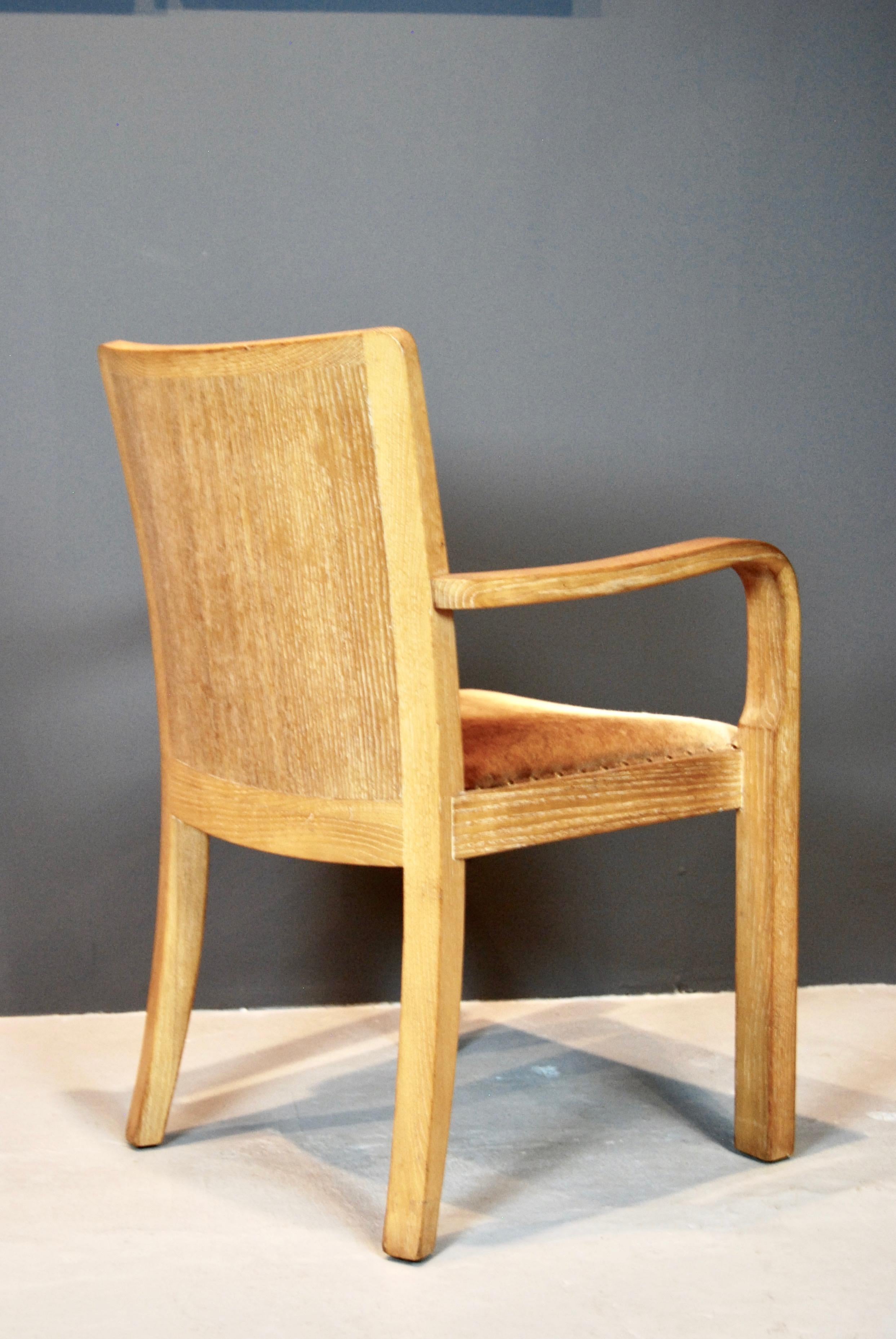 Great Scale Armchair in Cerused Oak and Leather In Excellent Condition For Sale In New York, NY