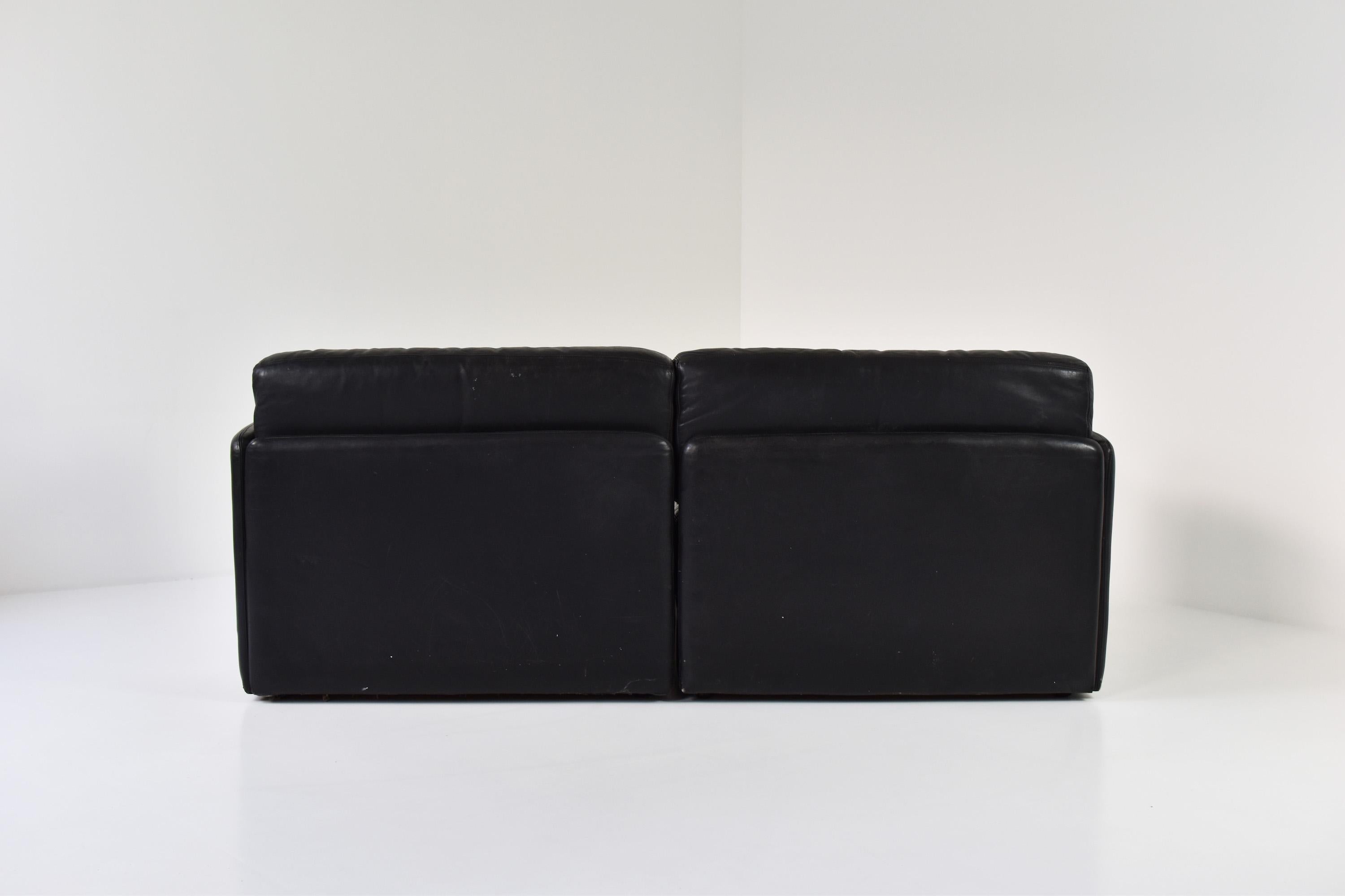Great Sectional Two-seater Sofa, 1970s 2