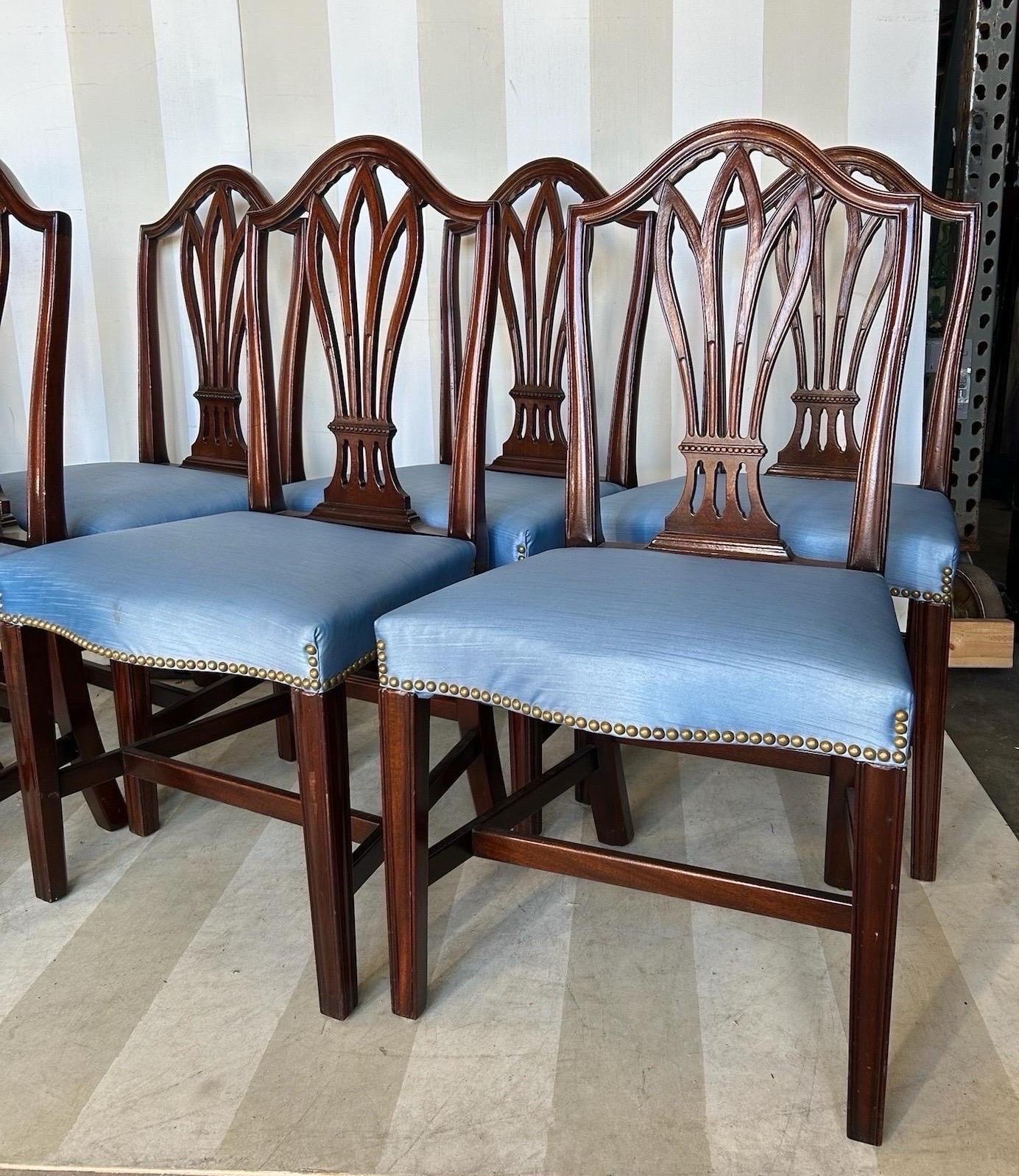 Grande set di 6 sedie da pranzo in mogano con schienale a scudo in stile Feder del XIX secolo in vendita 6