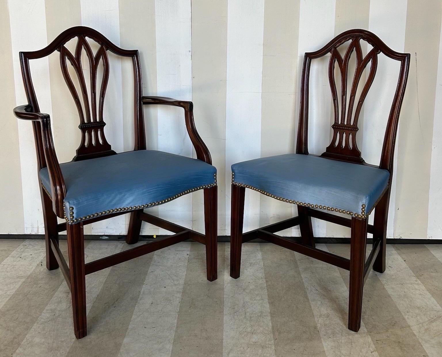 Americano Grande set di 6 sedie da pranzo in mogano con schienale a scudo in stile Feder del XIX secolo in vendita