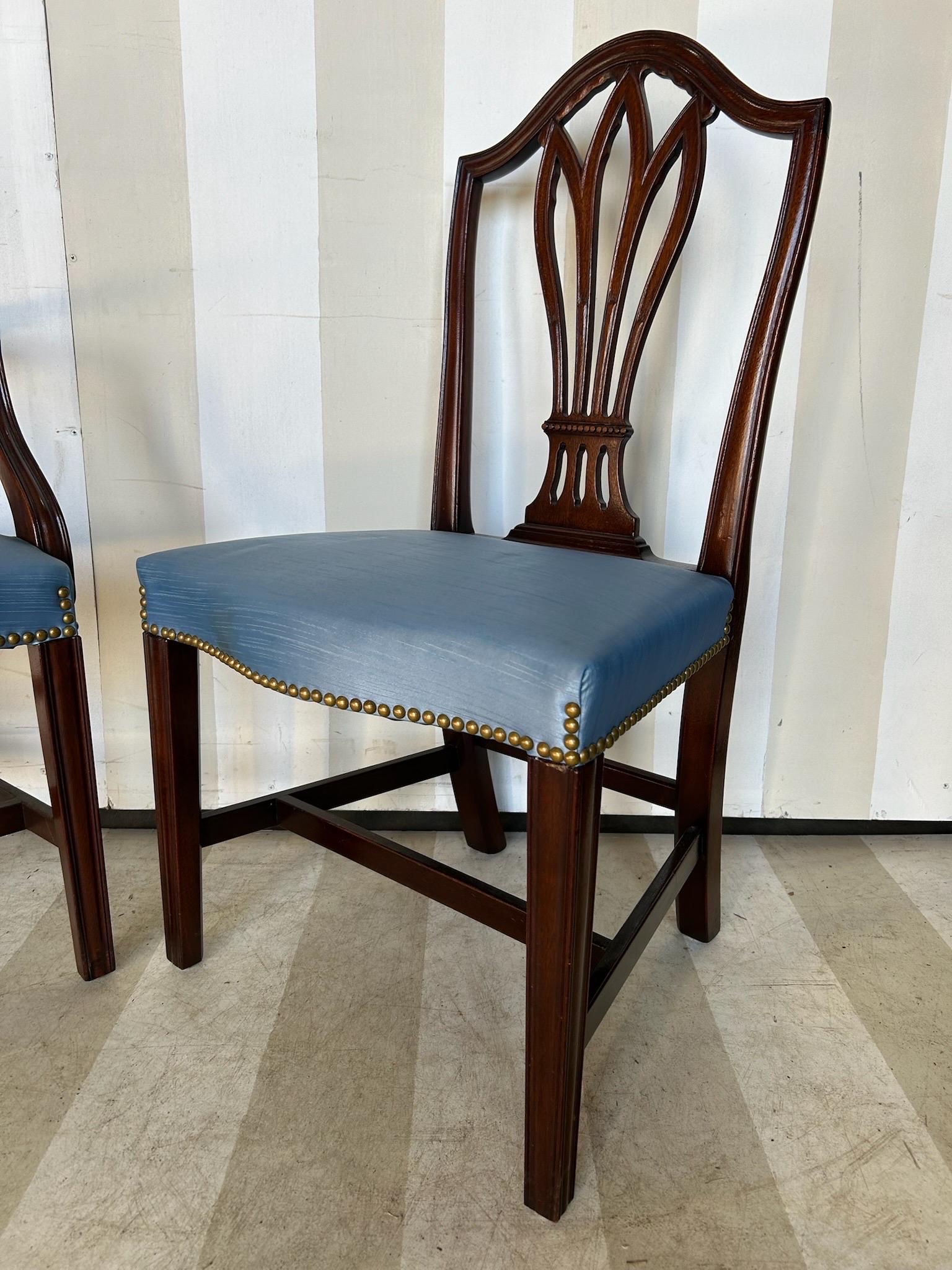 Grande set di 6 sedie da pranzo in mogano con schienale a scudo in stile Feder del XIX secolo in vendita 3