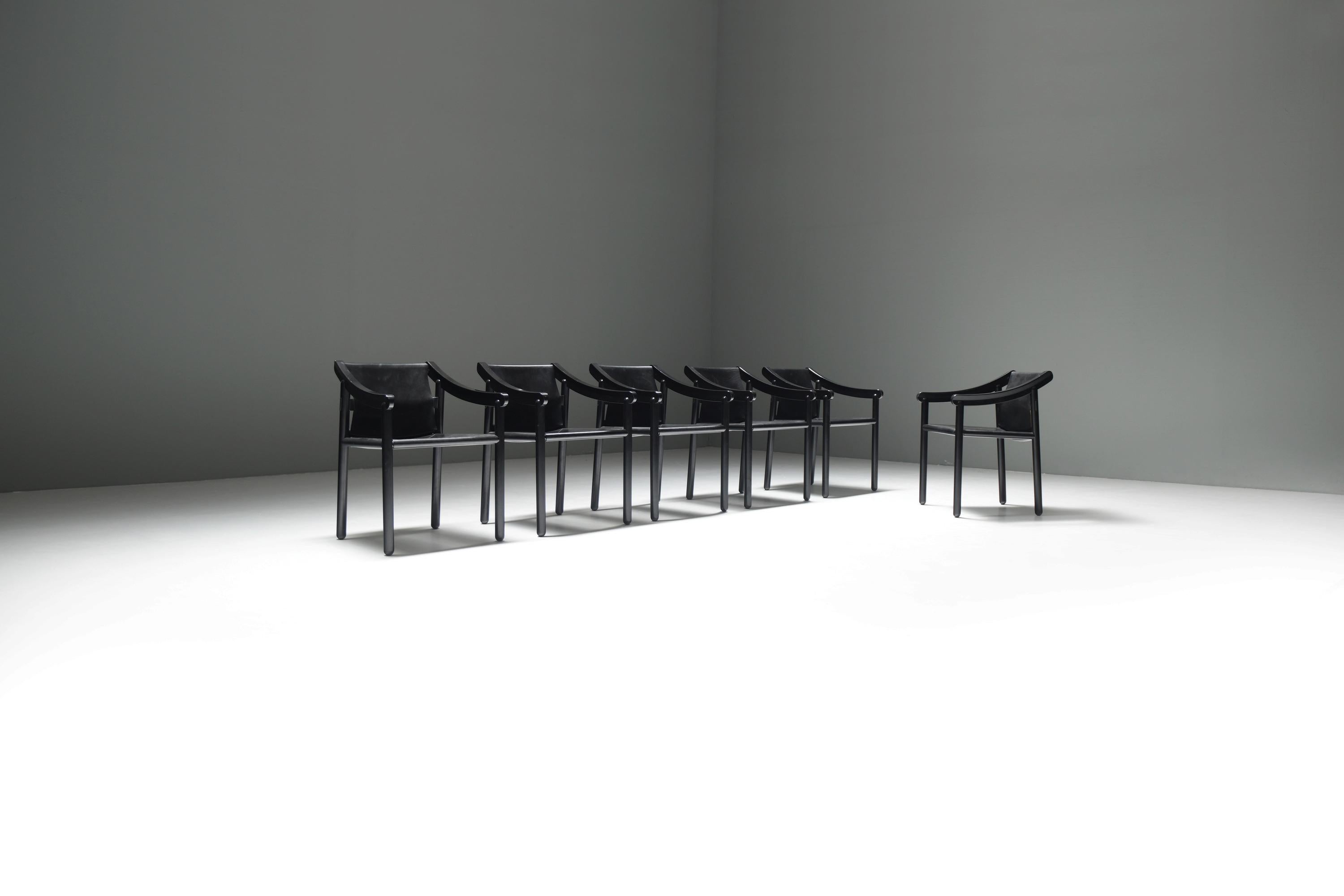 Mid-Century Modern Superbe ensemble de 6 fauteuils '905' en cuir noir par Vico Magistretti pour Cassina en vente