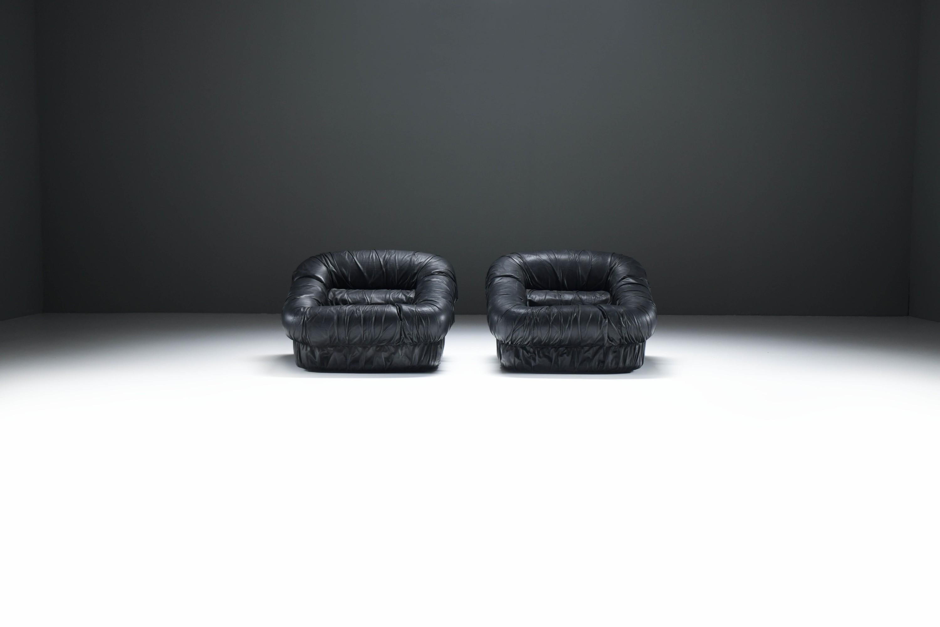 Italian Great set of black leather Lounge chairs by De Pas D’Urbino Lomazzi - Dall’Oca For Sale