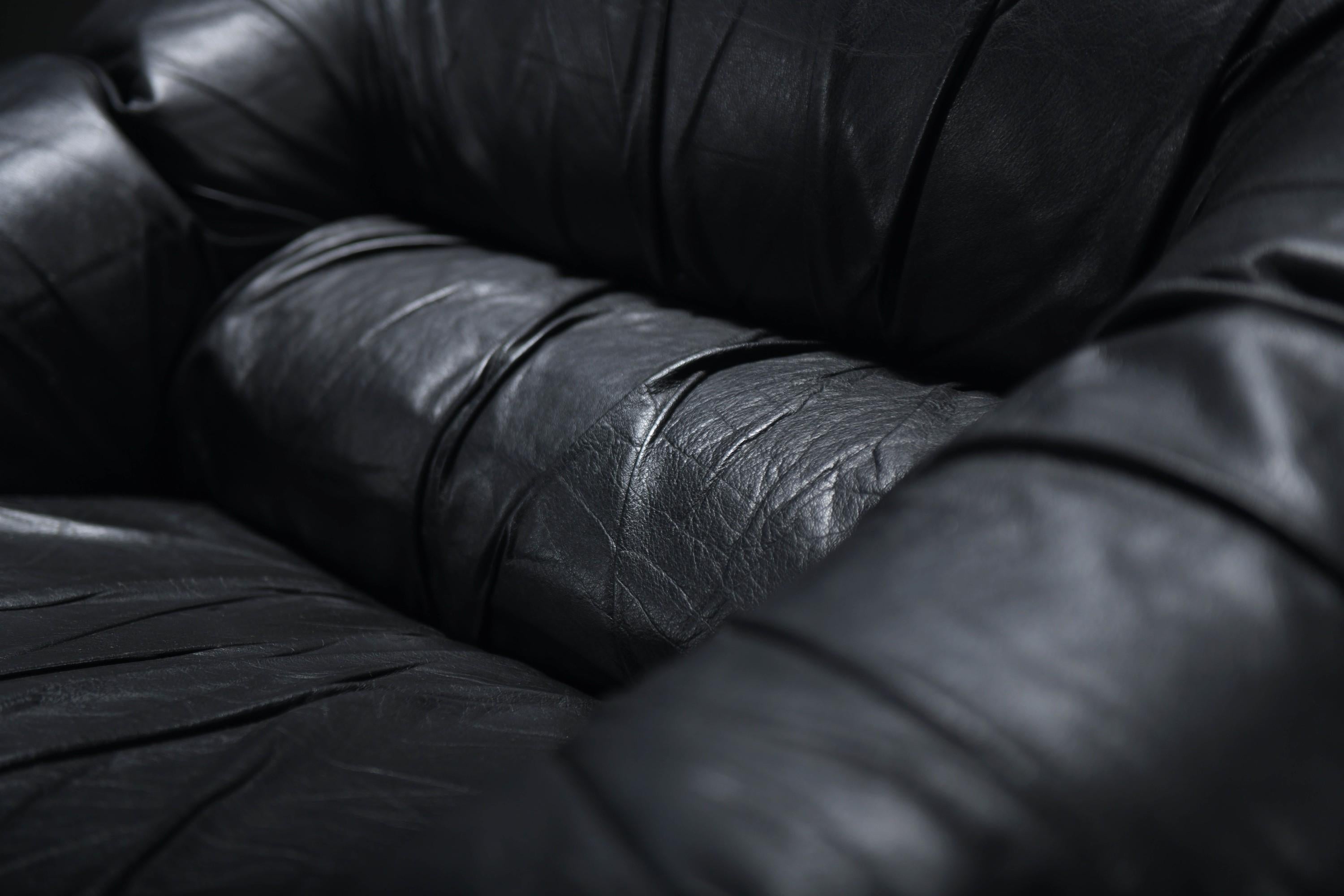 Leather Great set of black leather Lounge chairs by De Pas D’Urbino Lomazzi - Dall’Oca For Sale