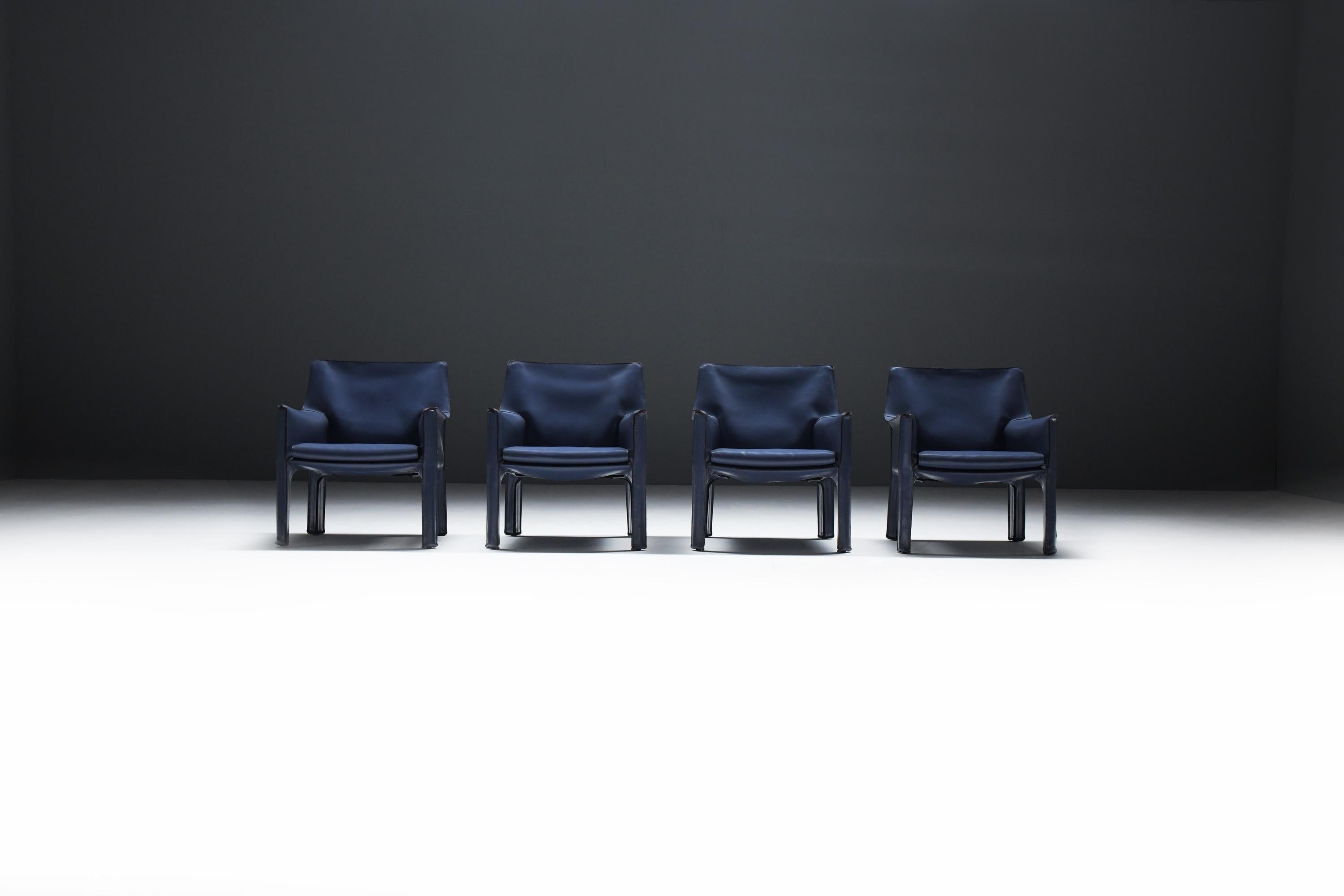 The adverted price is for 1 chair.  4 available.

A very remarkable color for this beautiful set of CAB 414 dining/lounge chairs.  Matching set from 1982.
Designed by Mario Bellini for CASSINA.

Cab is the world’s first free-standing cowhide design