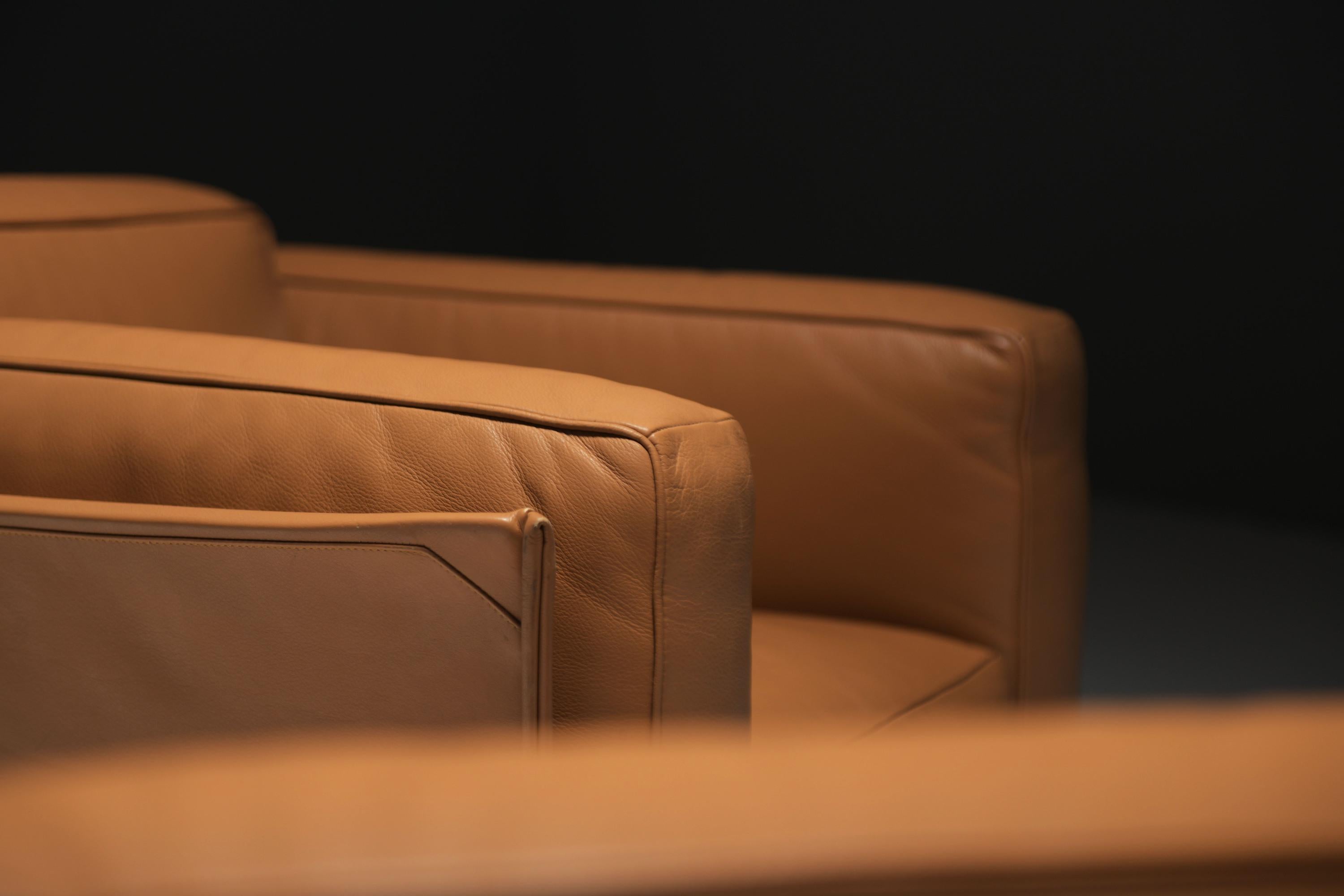 Superbe ensemble de fauteuils DUC 405 en cuir de Mario Bellini pour CASSINA Italie en vente 3