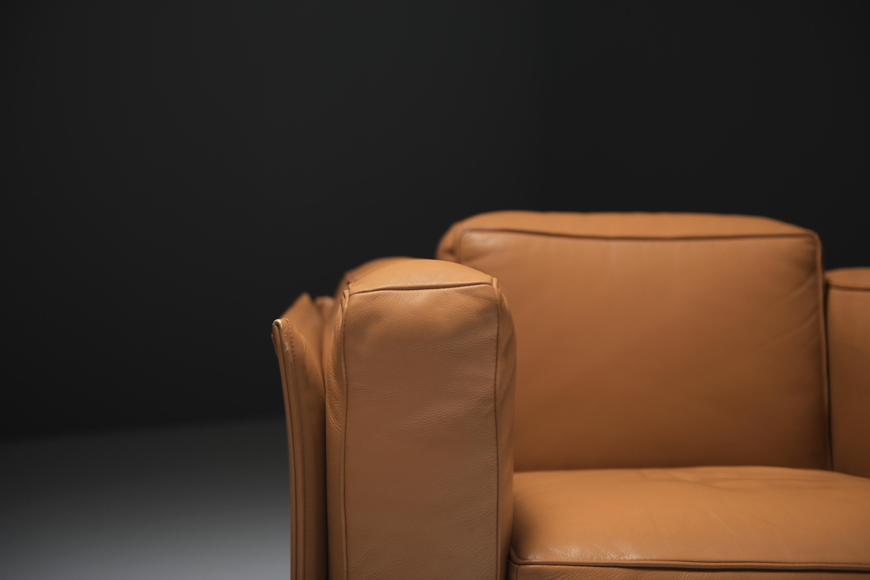 Cuir Superbe ensemble de fauteuils DUC 405 en cuir de Mario Bellini pour CASSINA Italie en vente