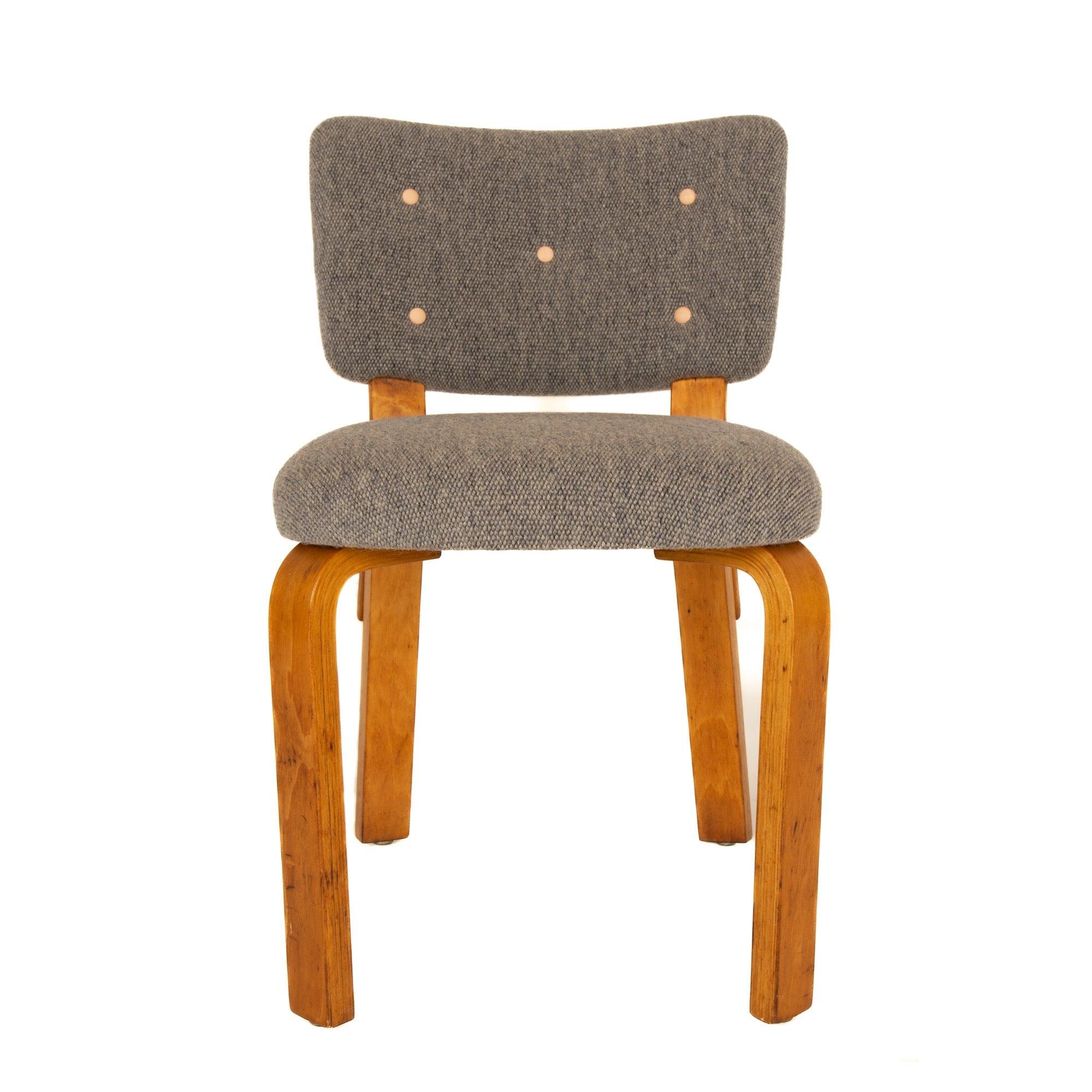 Satz von acht gepolsterten Esszimmerstühlen #62 von Alvar Aalto für Finsven, 1934 im Zustand „Hervorragend“ im Angebot in Sagaponack, NY