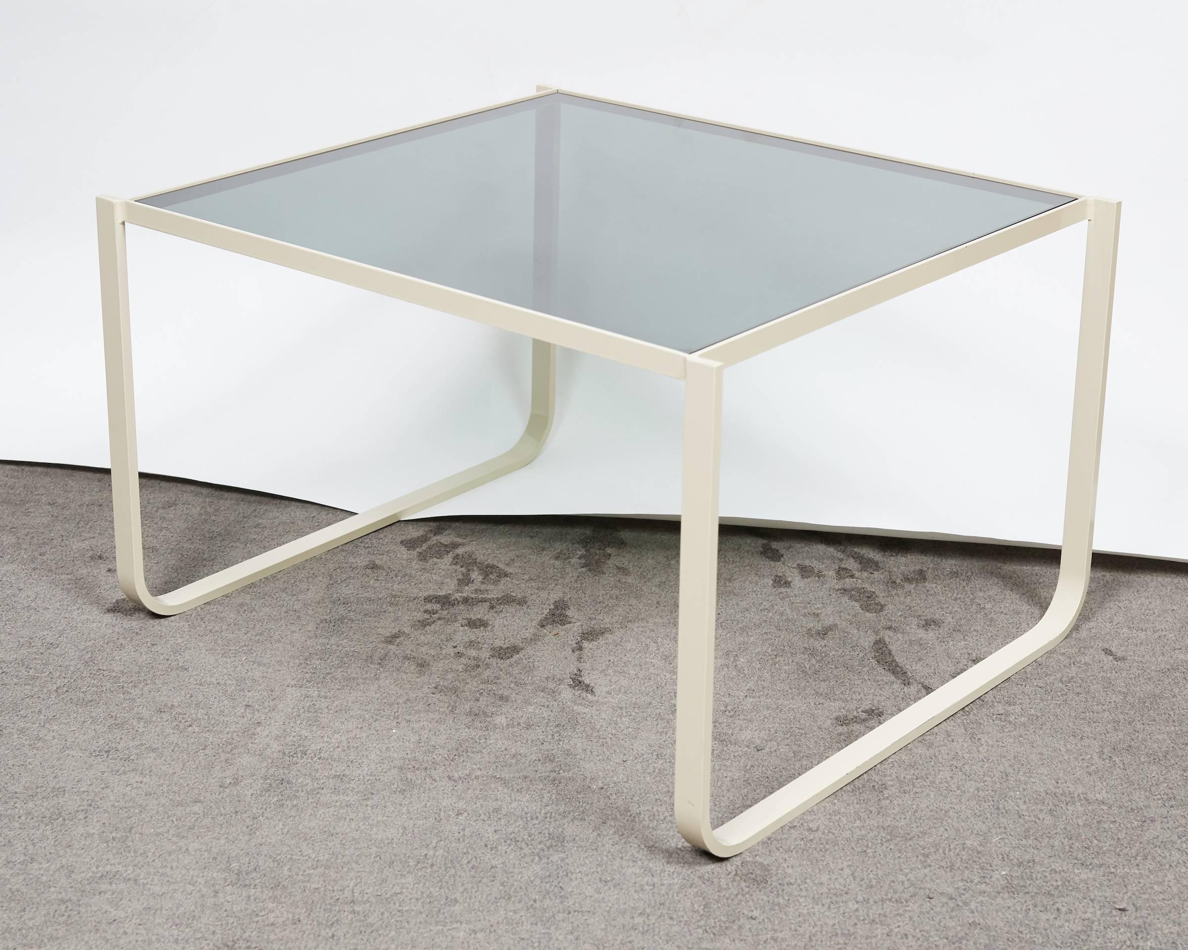 Great Set of Three Italian Modernist Enamel Steel Nesting Tables For Sale 1