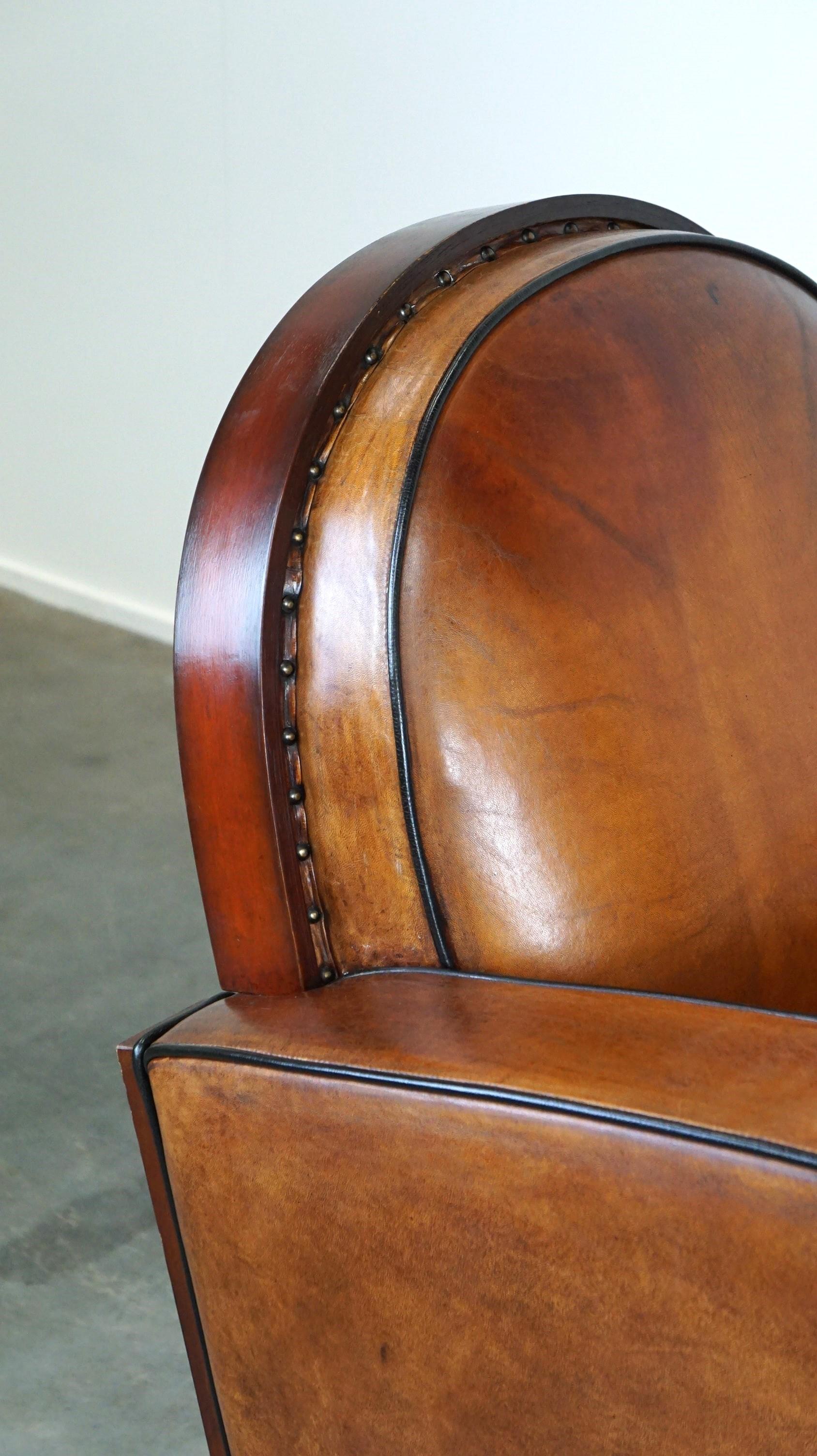 Superbe fauteuil Art Déco en cuir de mouton au design unique en vente 6