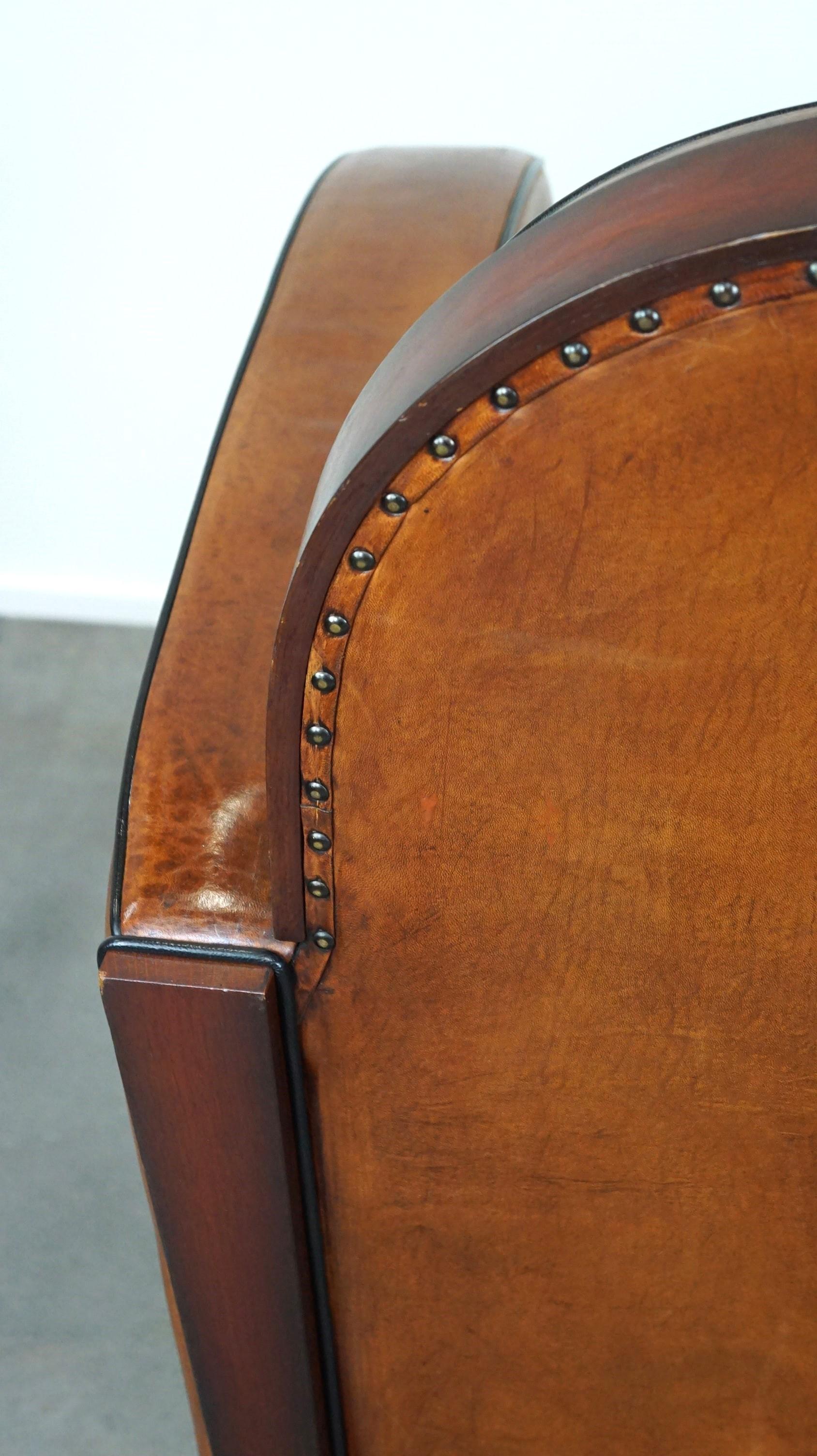 Superbe fauteuil Art Déco en cuir de mouton au design unique en vente 7