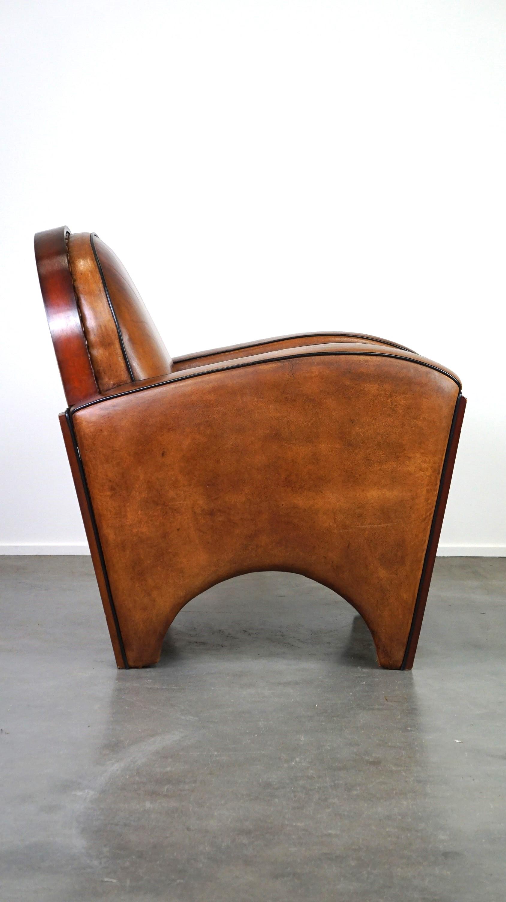 Fait main Superbe fauteuil Art Déco en cuir de mouton au design unique en vente