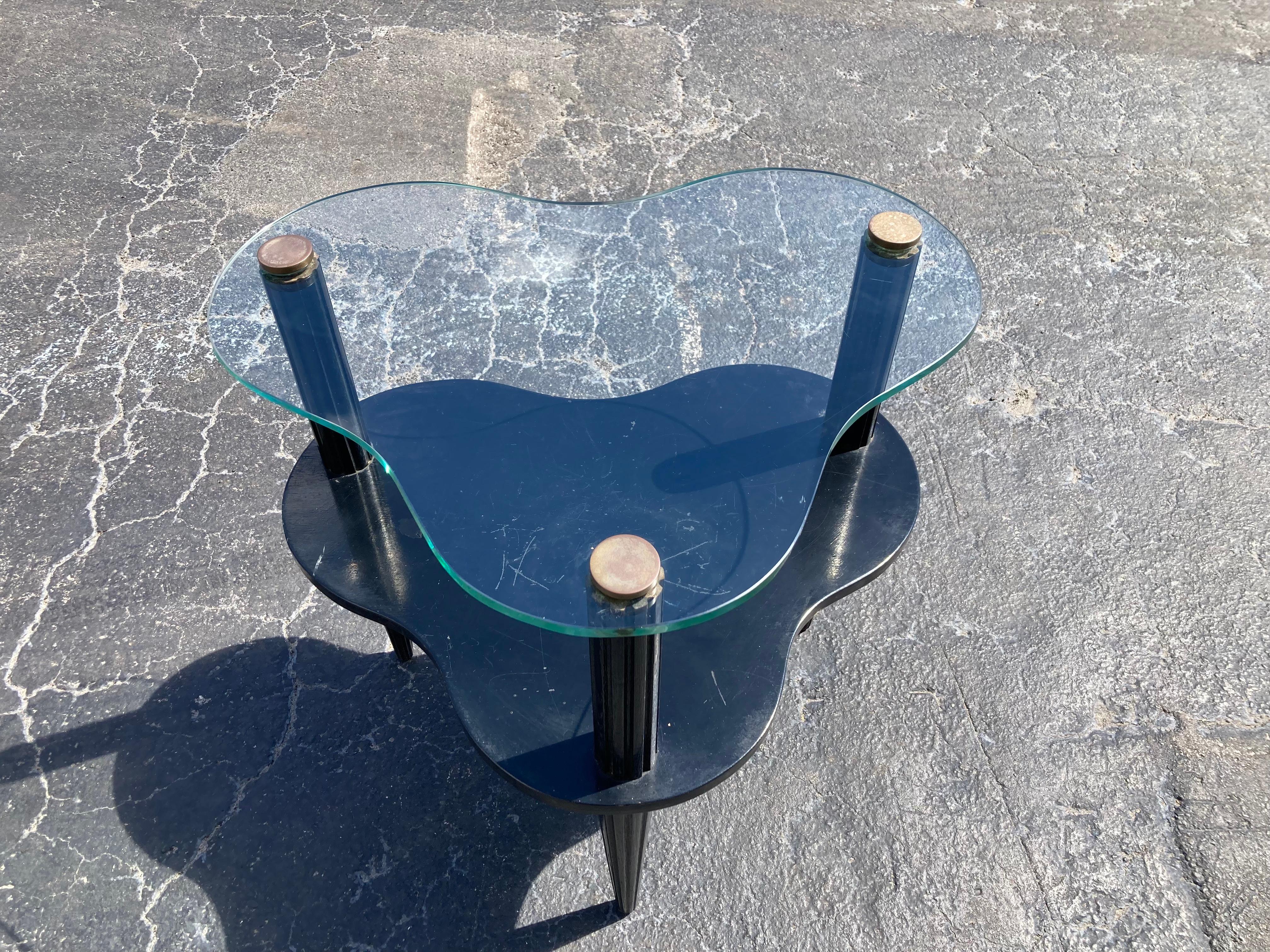 Mid-Century Modern Great Side Table in the style of Gilbert Rhode, Glass, Black, Art Deco en vente