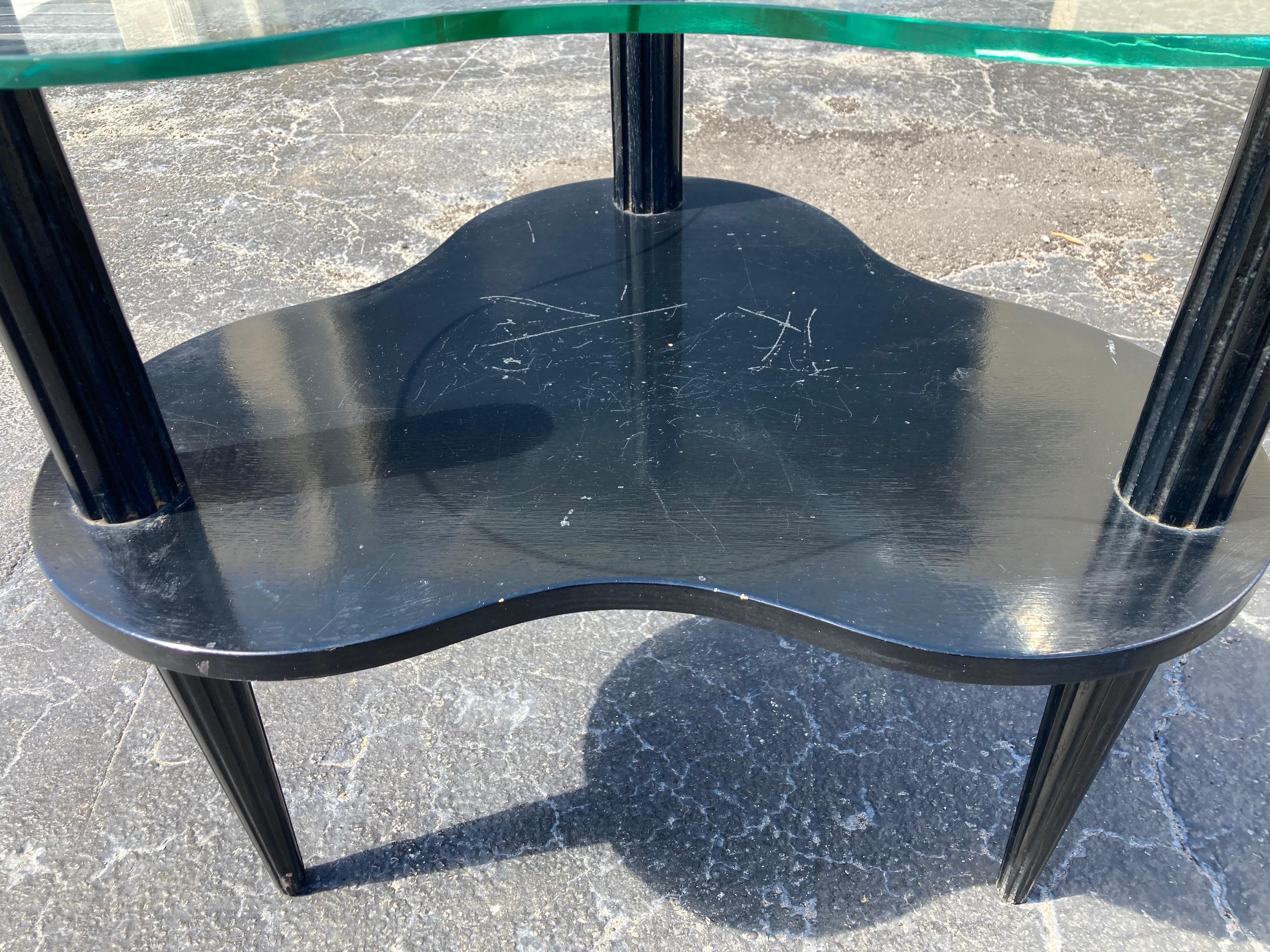 Great Side Table in the style of Gilbert Rhode, Glass, Black, Art Deco Bon état - En vente à Miami, FL