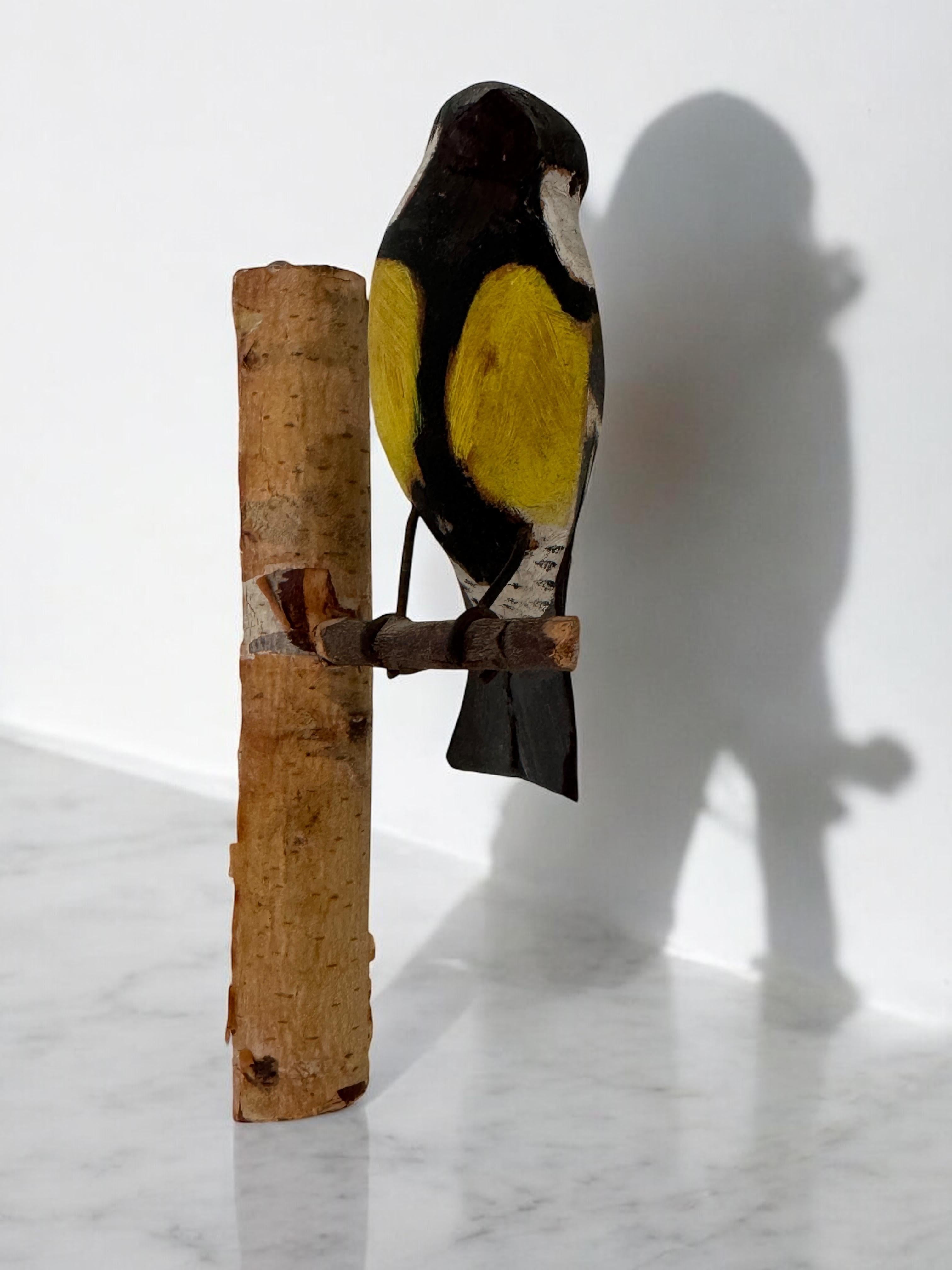 Hand-Carved Great Tit Viechtauer Hand Carved Wood Bird Black Forest Folk Art, Austria, 1920s