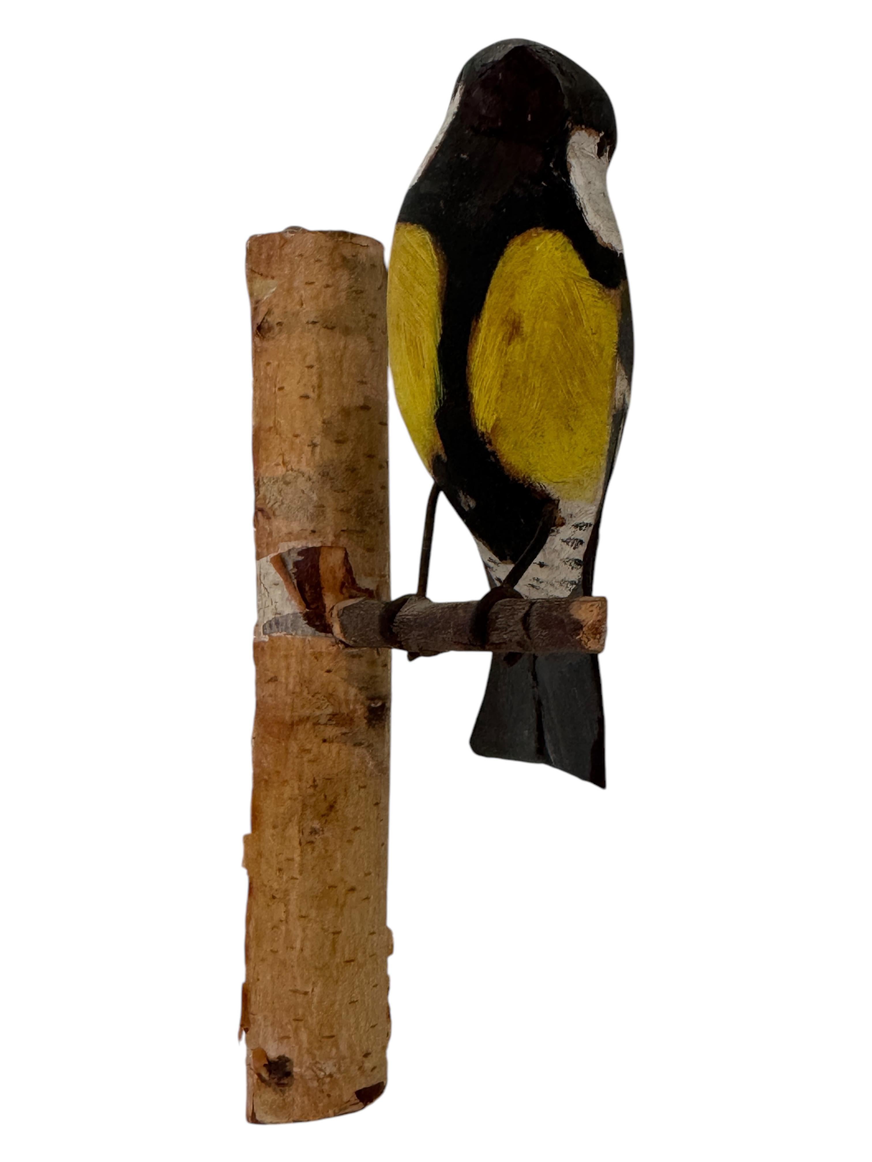 Great Tit Viechtauer Hand Carved Wood Bird Black Forest Folk Art, Austria, 1920s In Good Condition In Nuernberg, DE