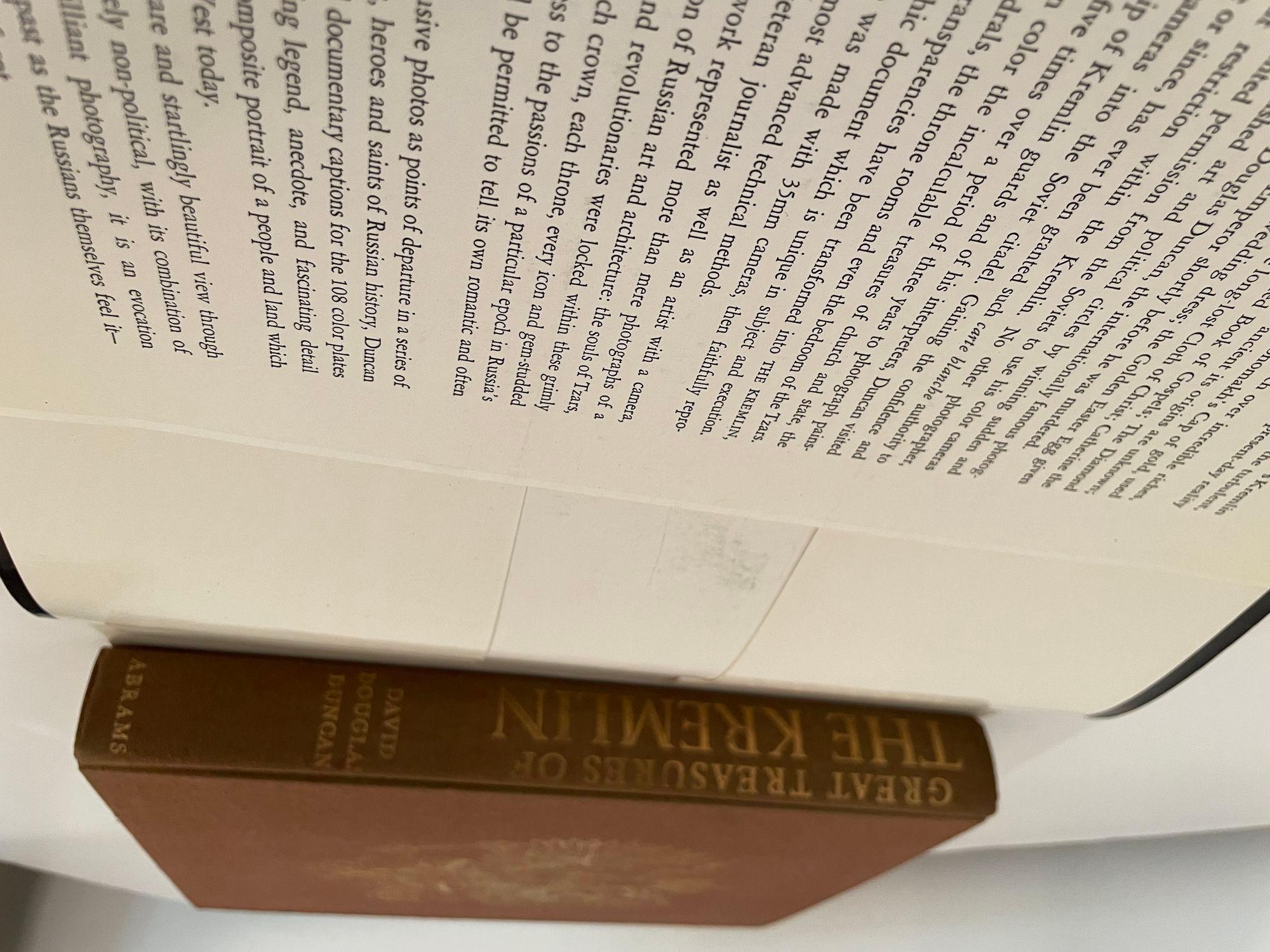20ième siècle Great treasures of the Kremlin par David Douglas Duncan publié par ABRAMS 1967 en vente