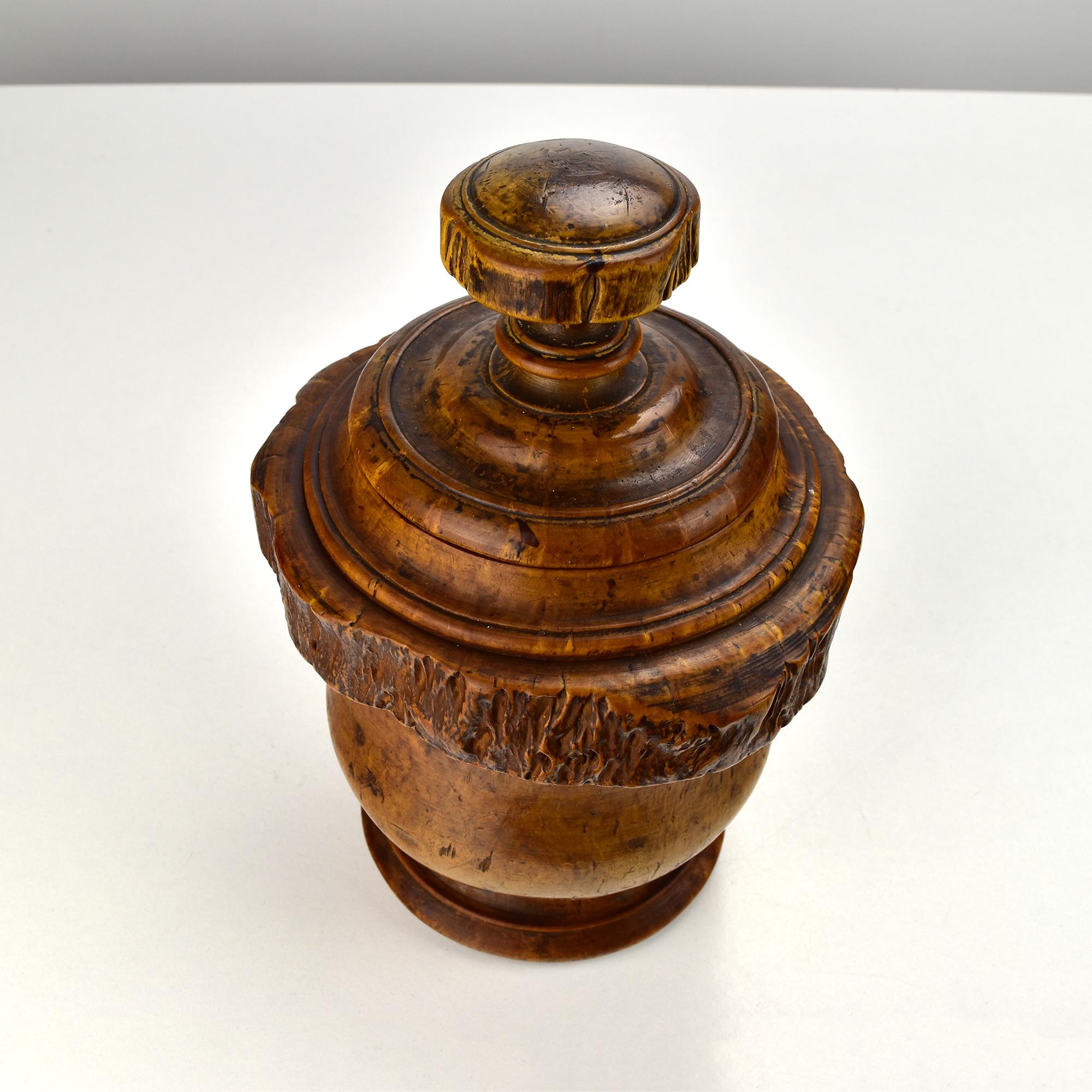 Great Turned Burl Wood Tobacco Jar by Artist R. Kaeser Mid Century Modern In Good Condition For Sale In Bad Säckingen, DE