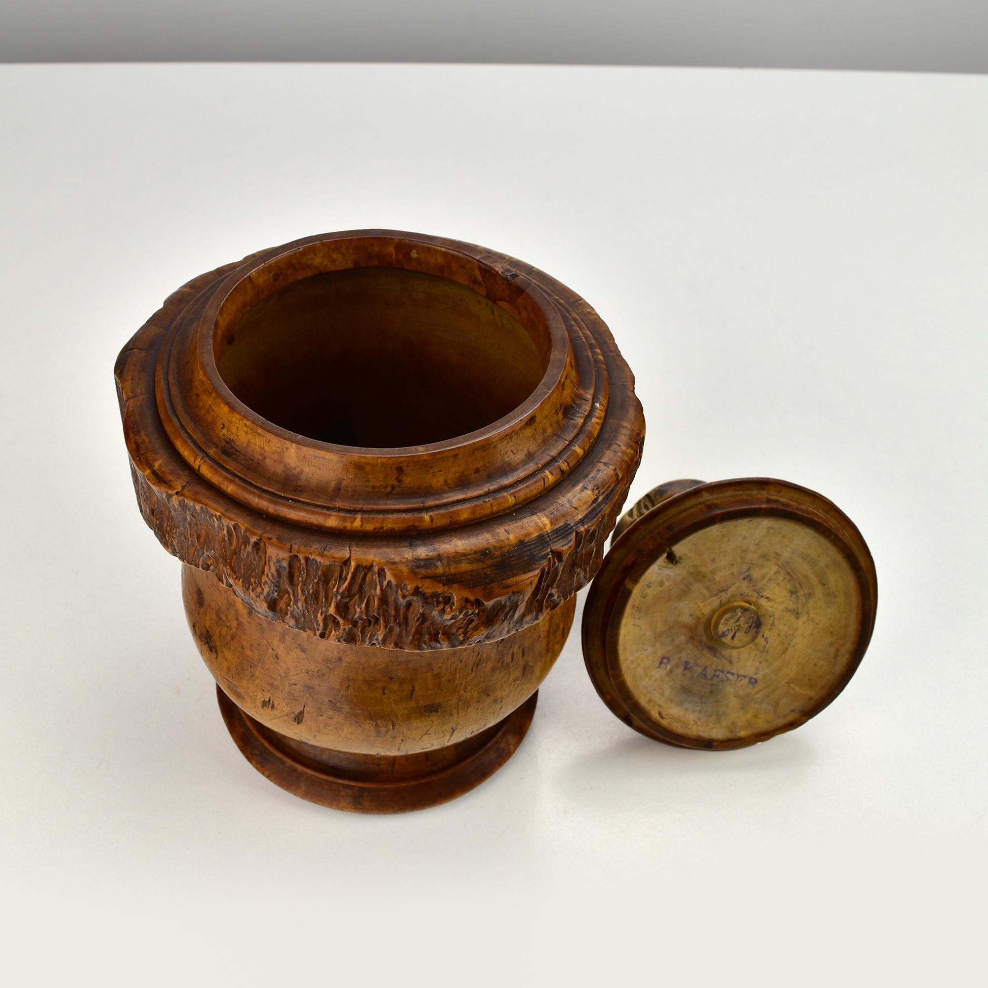Mid-20th Century Great Turned Burl Wood Tobacco Jar by Artist R. Kaeser Mid Century Modern For Sale