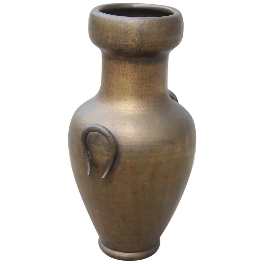 Great Vase Brass Italian Midcentury Design Totally Hand-Hammered, 1950s For Sale