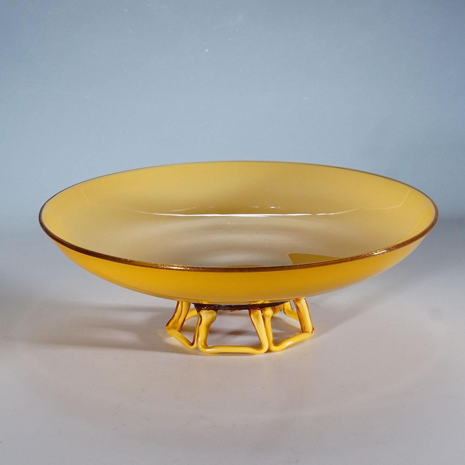 Gran Plato de Vidrio Vetro Incamiciato Murano Años 30 Moderno de mediados de siglo en venta