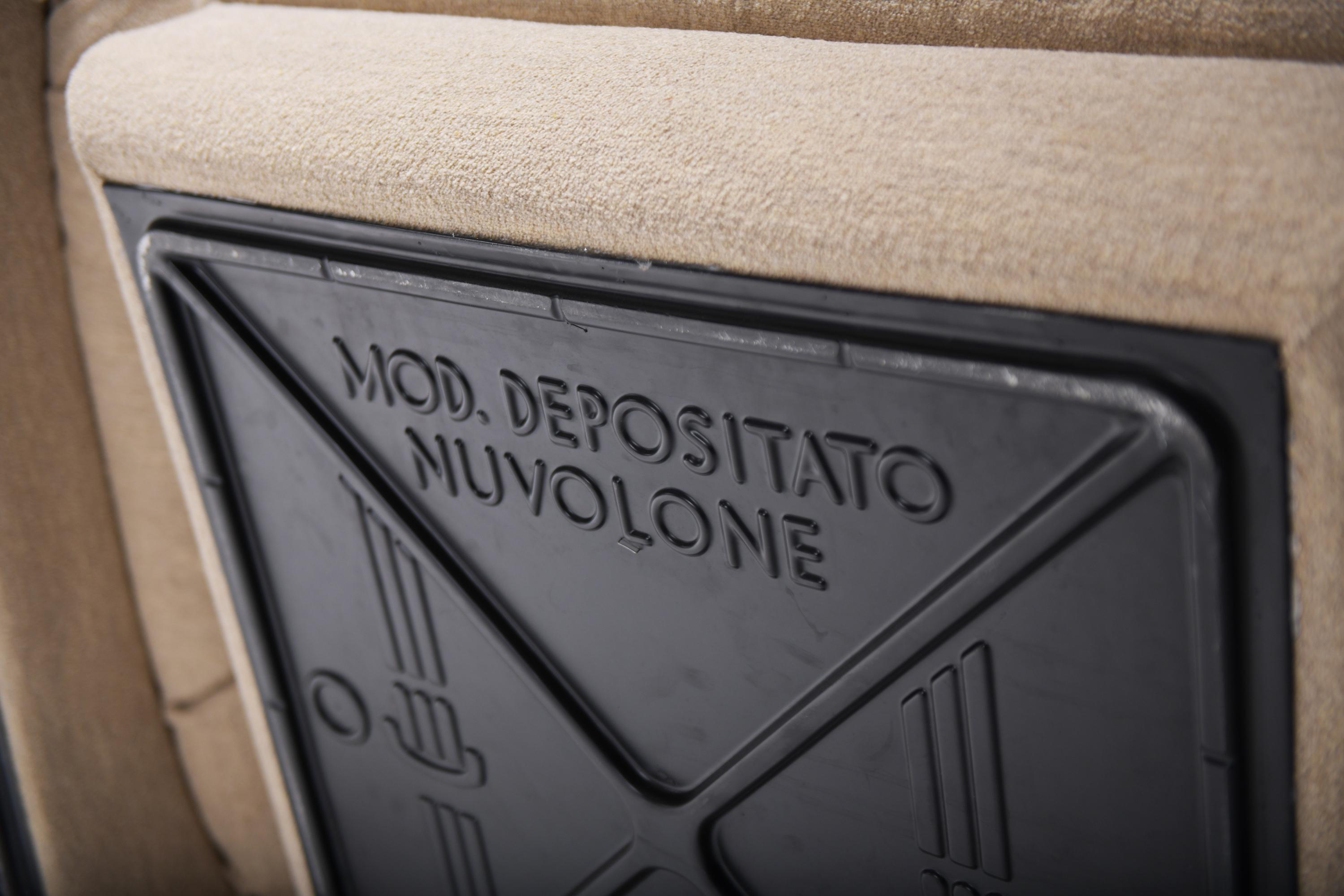 Grande set Nuvolone d'epoca in bouclé di Rino Maturi per Mimo Padova Italia in vendita 8
