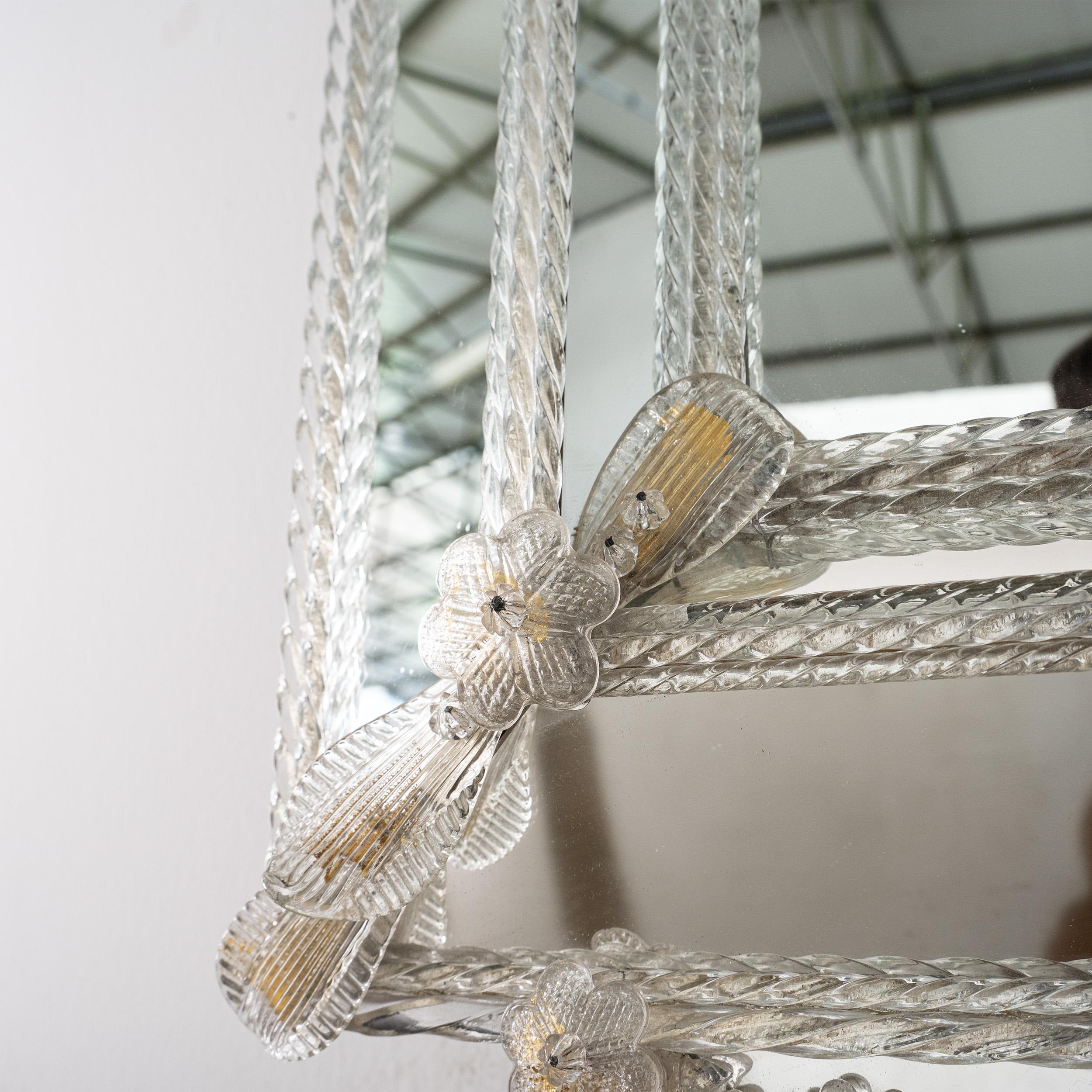 Miroir vénitien Great Wall en verre de Murano, transparent et détails de fleurs dorées en vente 4