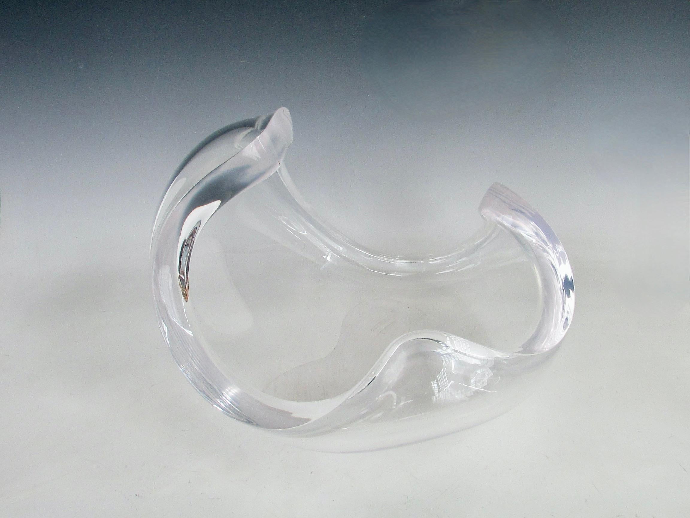 Große Welle Astrolite Lucite Statement-Schale von Ritts (Moderne der Mitte des Jahrhunderts) im Angebot