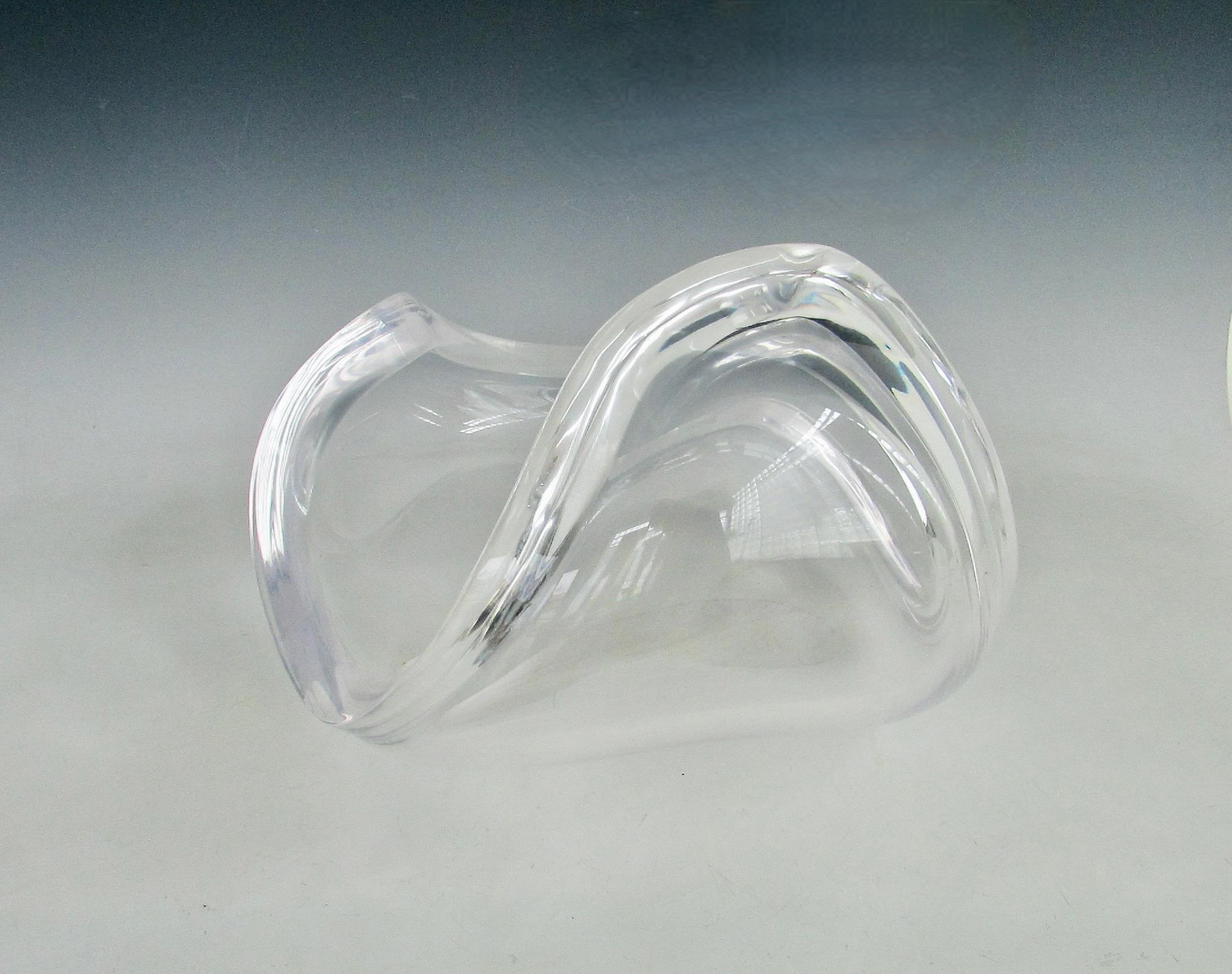 Große Welle Astrolite Lucite Statement-Schale von Ritts (amerikanisch) im Angebot
